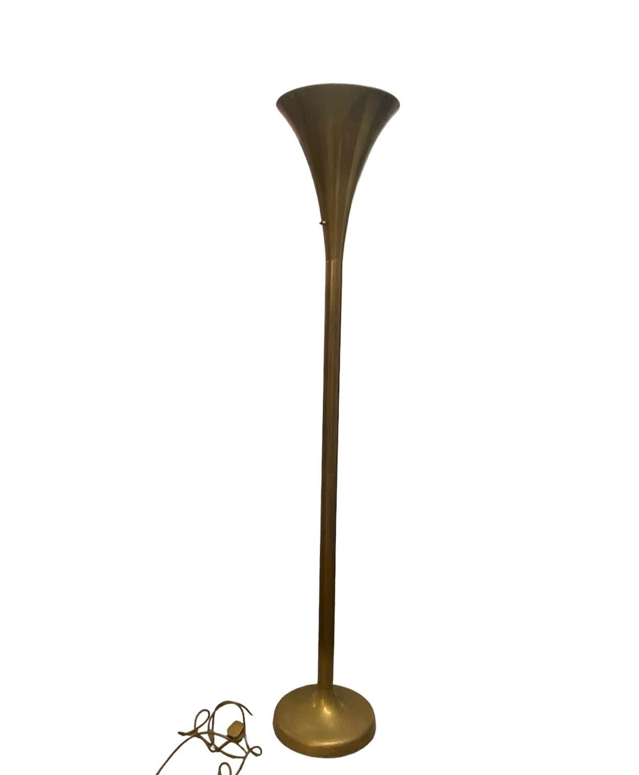 Lampadaire en métal italien du milieu du siècle, Uplighter en vente 3