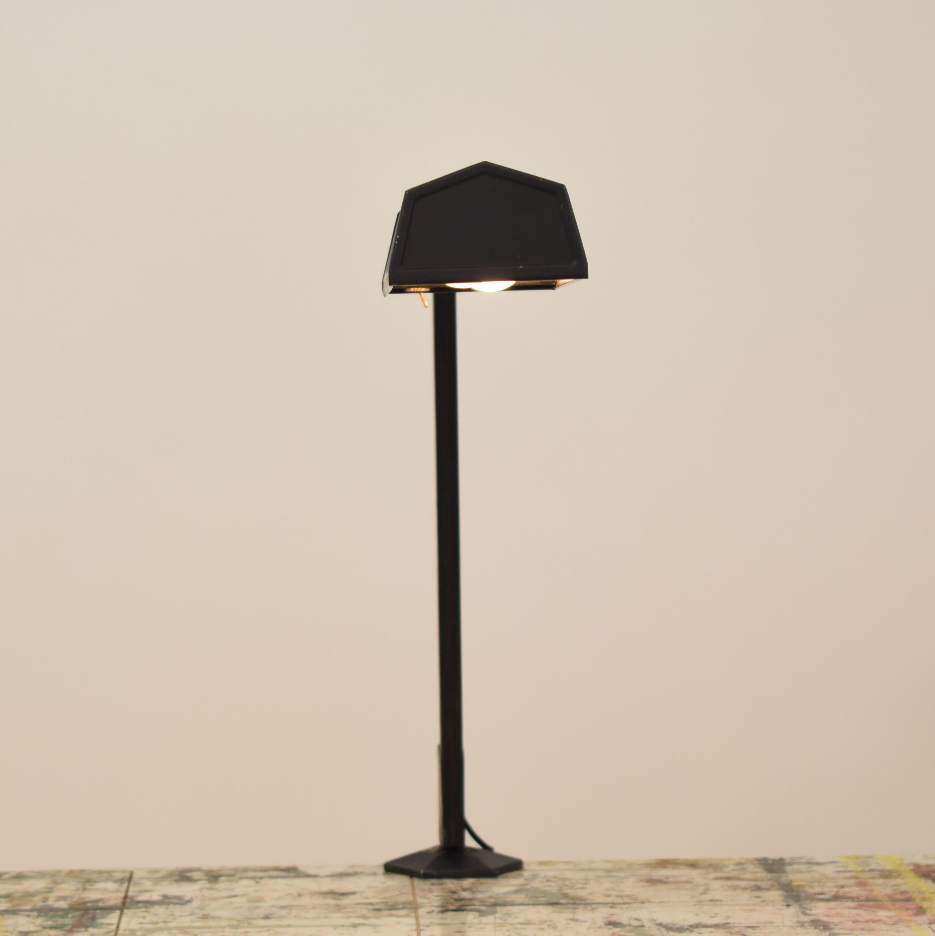 Midcentury Italian Metal Lacquered Table Lamp by BBPR from Olivetti Arco Series For Sale 9