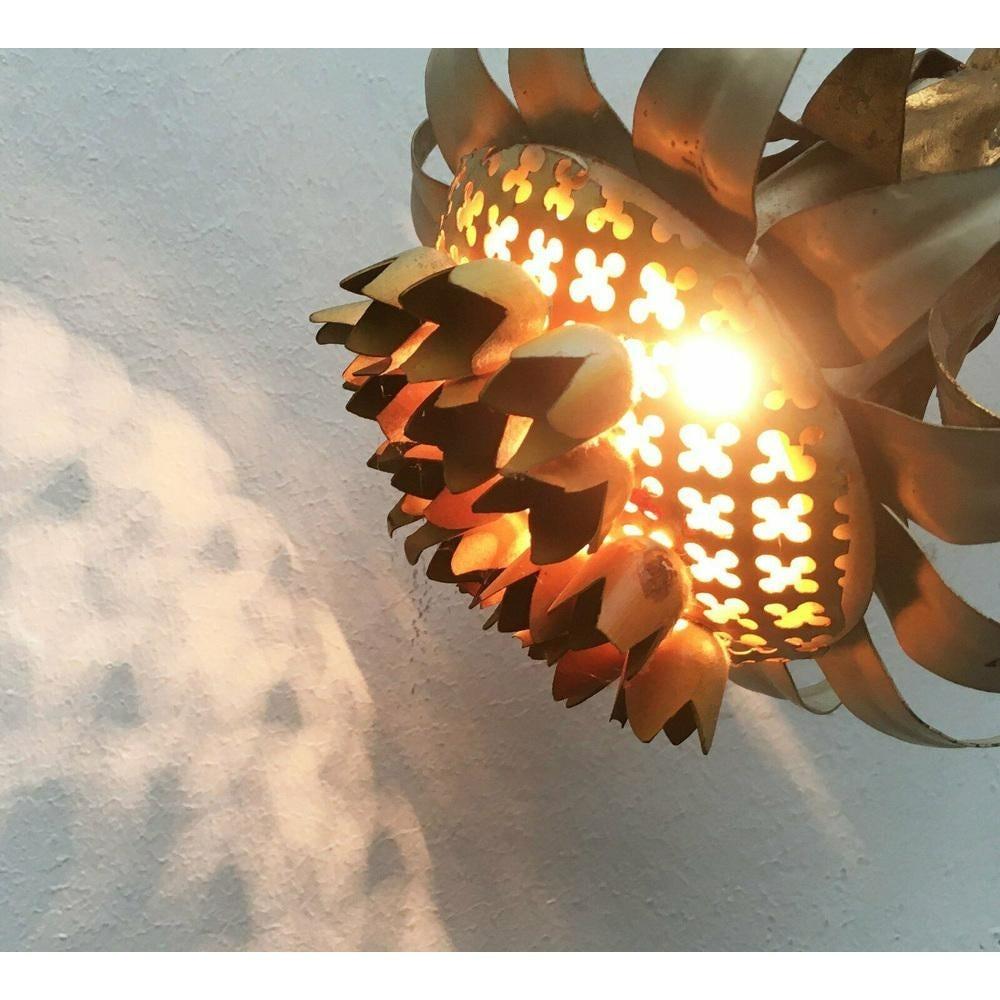 Lampada da parete a girasole in metallo della metà del secolo scorso, anni '60 in vendita 2