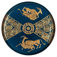 Italienisches Metalltablett aus der Jahrhundertmitte Türkisblaue Grundfarbe Vergoldete Ornamente 1950er Jahre