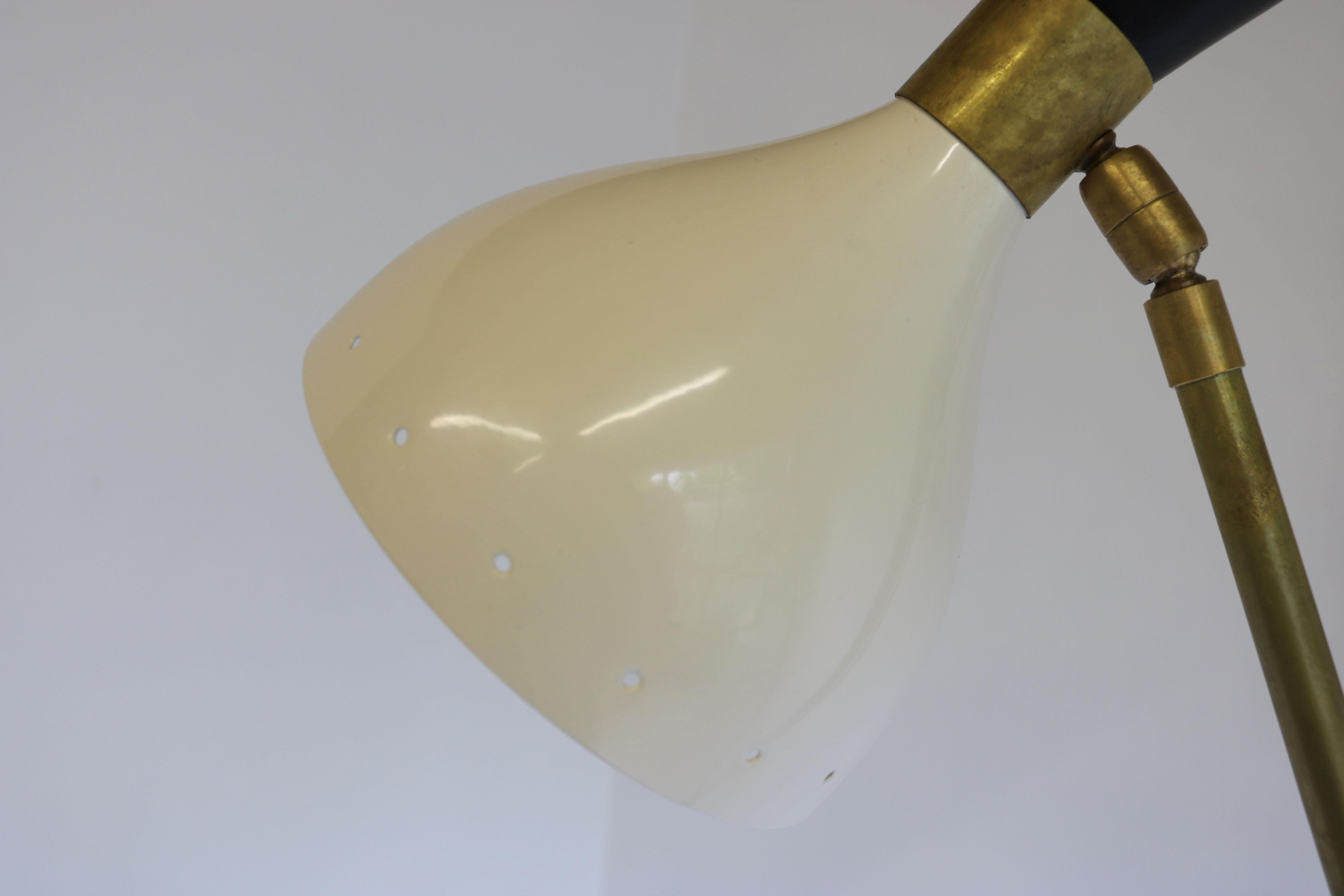 Mid-Century Italian Minimalist Design Floor Lamp Brass 1950 Black White Tripod For Sale 3