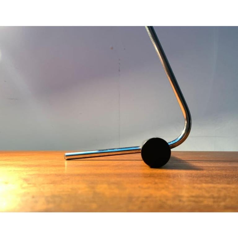 Mid-Century Italian Minimalist Table Lamp In Excellent Condition For Sale In Hamburg, DE