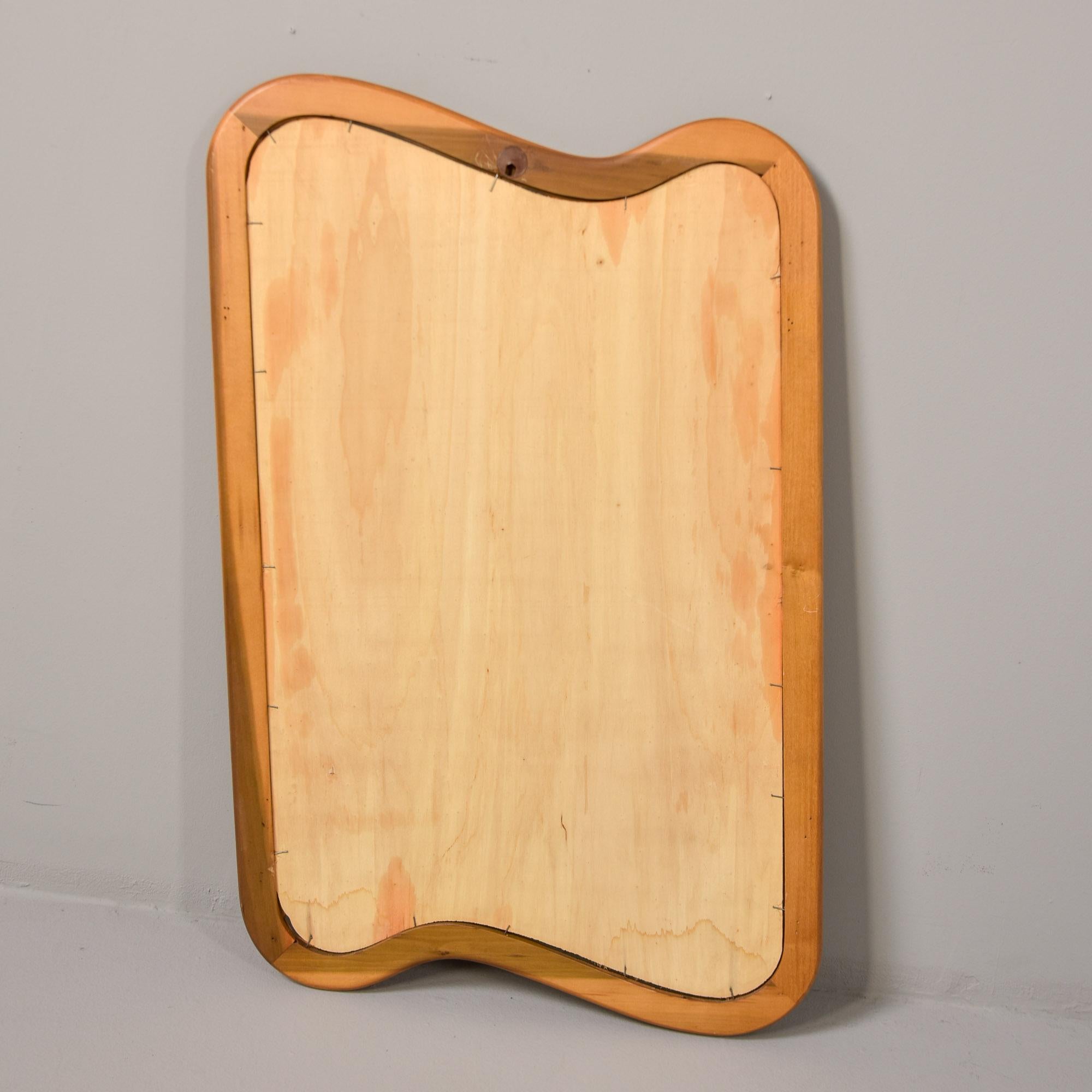 Miroir italien du milieu du siècle avec cadre en bois biomorphique en vente 7
