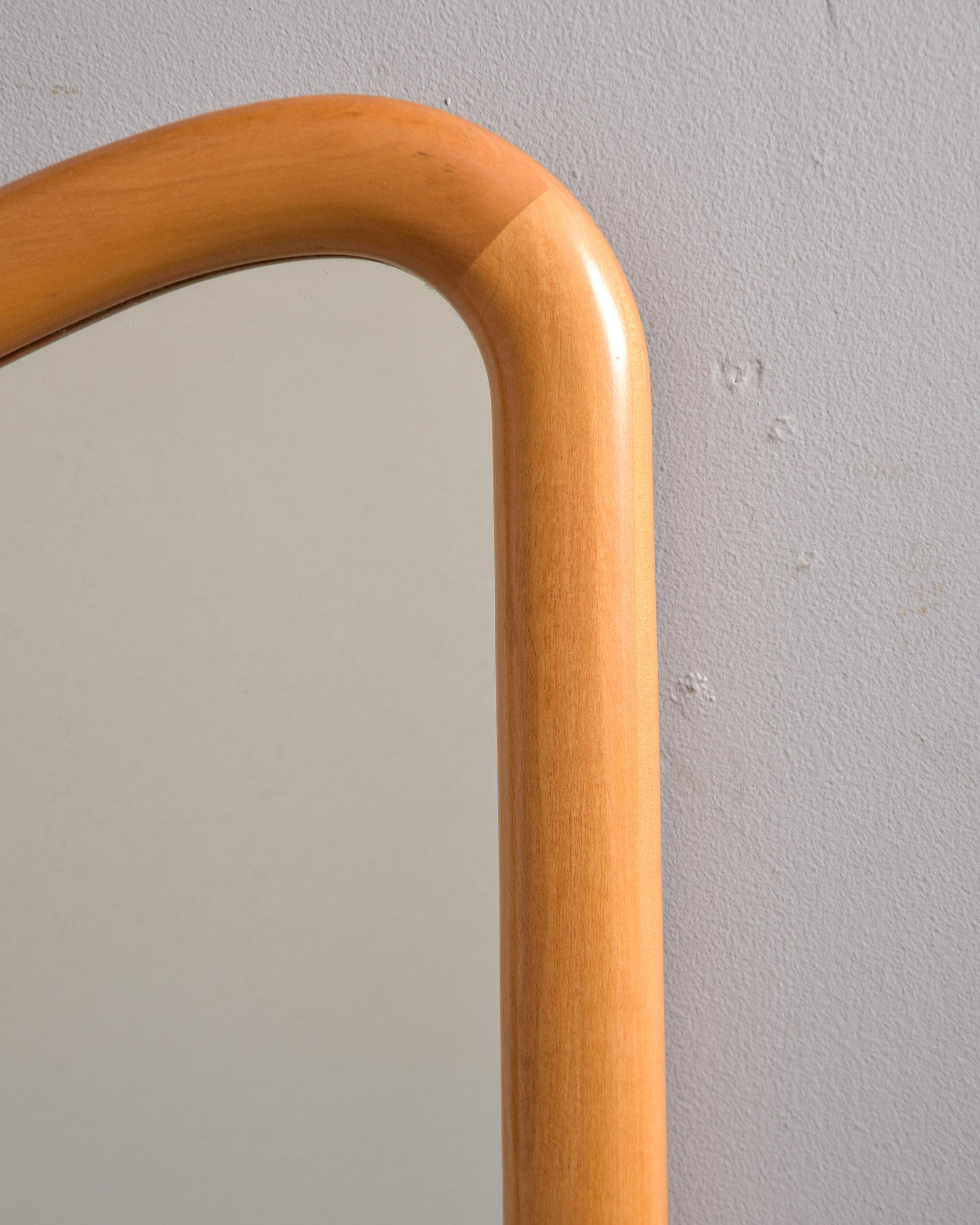 Mid-Century Modern Miroir italien du milieu du siècle avec cadre en bois biomorphique en vente