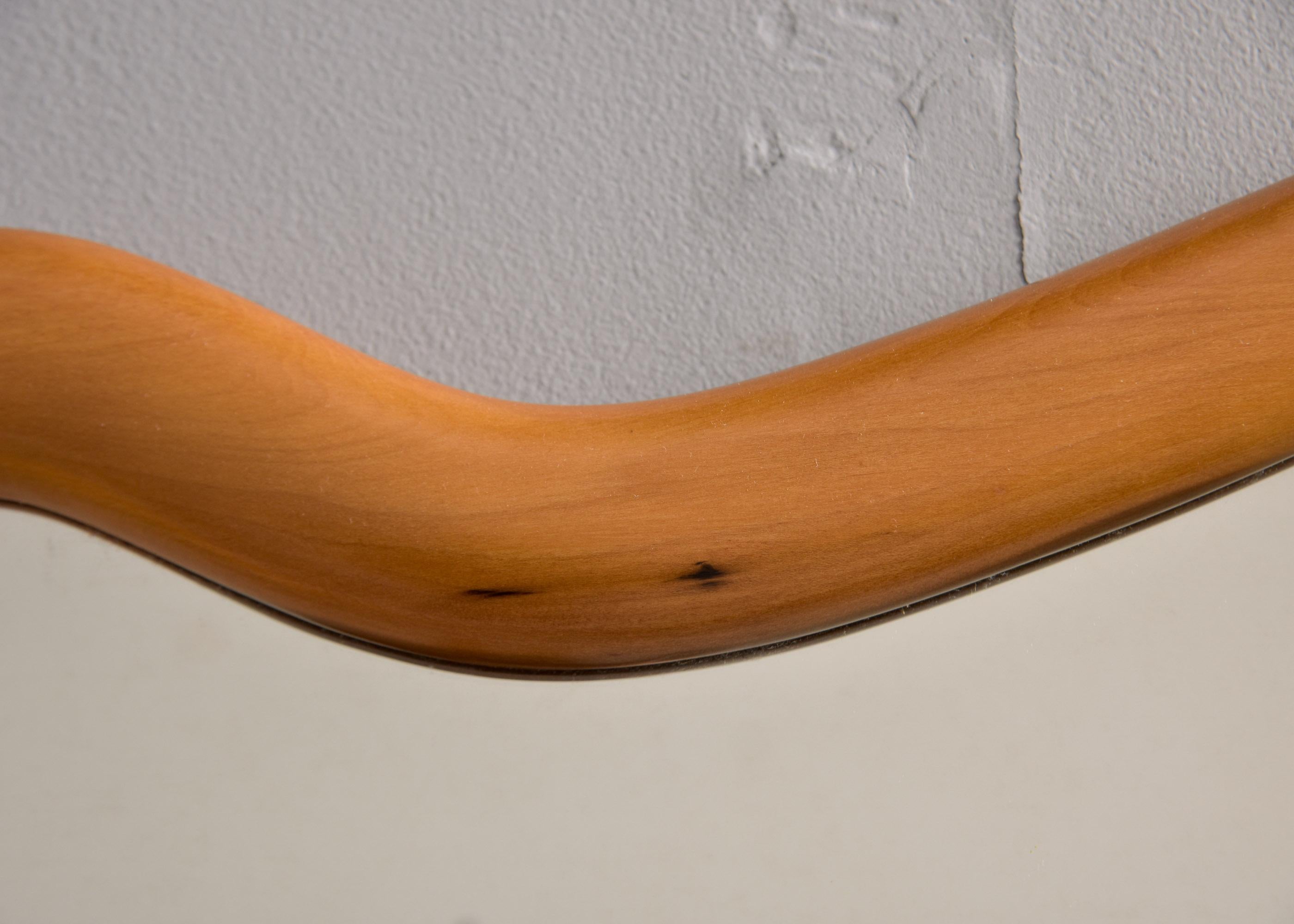 Miroir italien du milieu du siècle avec cadre en bois biomorphique en vente 2