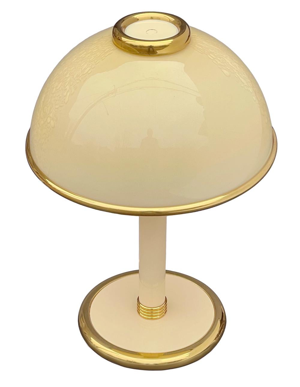 Late 20th Century Mid-Century Italian Modern Art Glass Mushroom Table Lamp by Mazzega with Brass