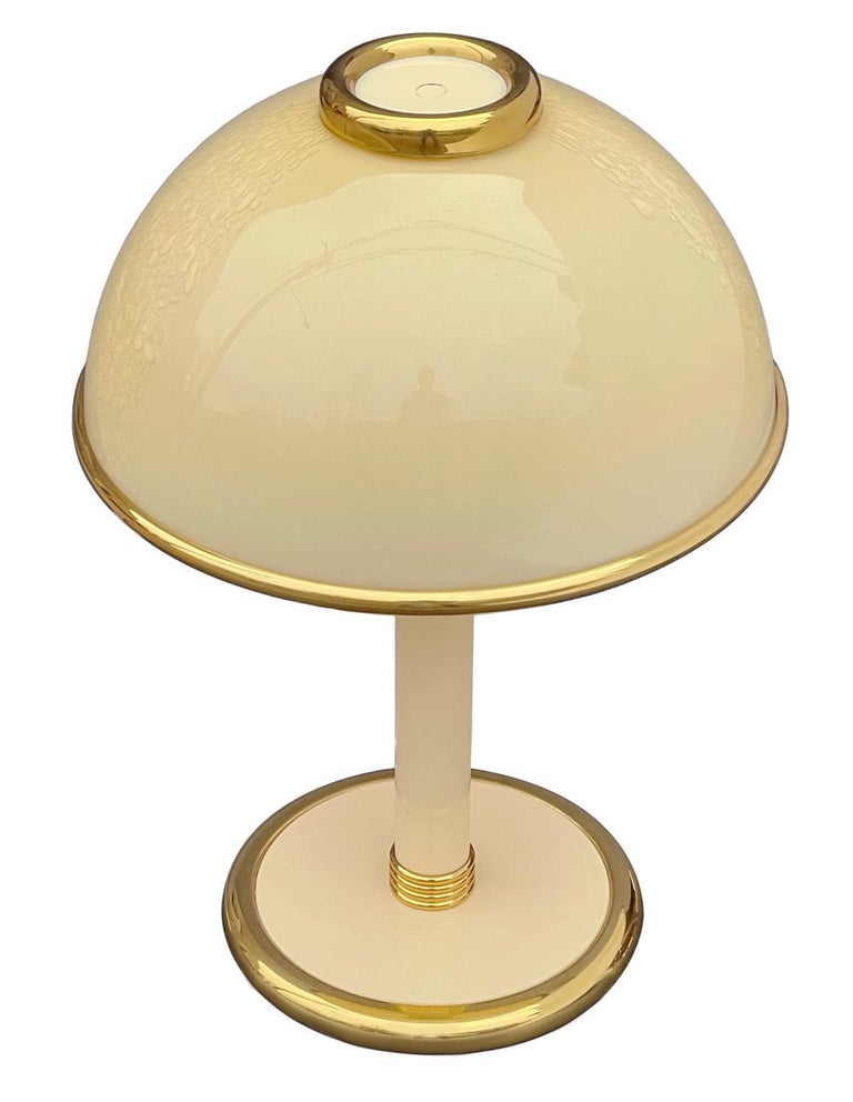 Late 20th Century Mid-Century Italian Modern Art Glass Mushroom Table Lamp by Mazzega with Brass For Sale