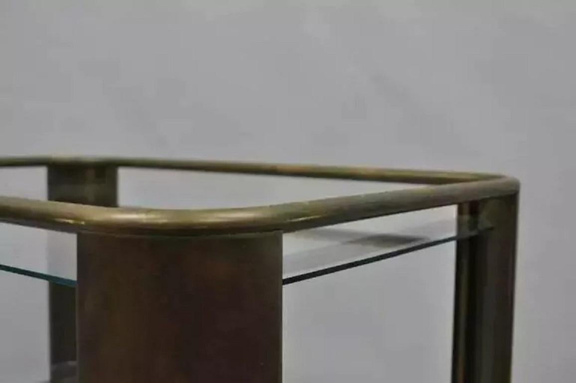 Inconnu Chariot de bar et serveur de thé Modernity en bronze et verre du milieu du siècle dernier en vente