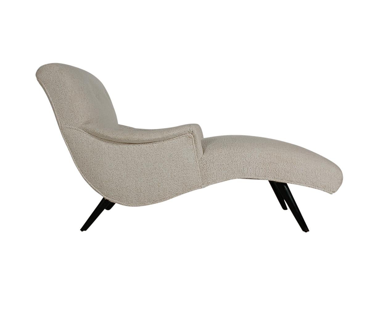 Midcentury Italian Modern Chaise Lounge Chair after Ico Parisi In Good Condition In Philadelphia, PA