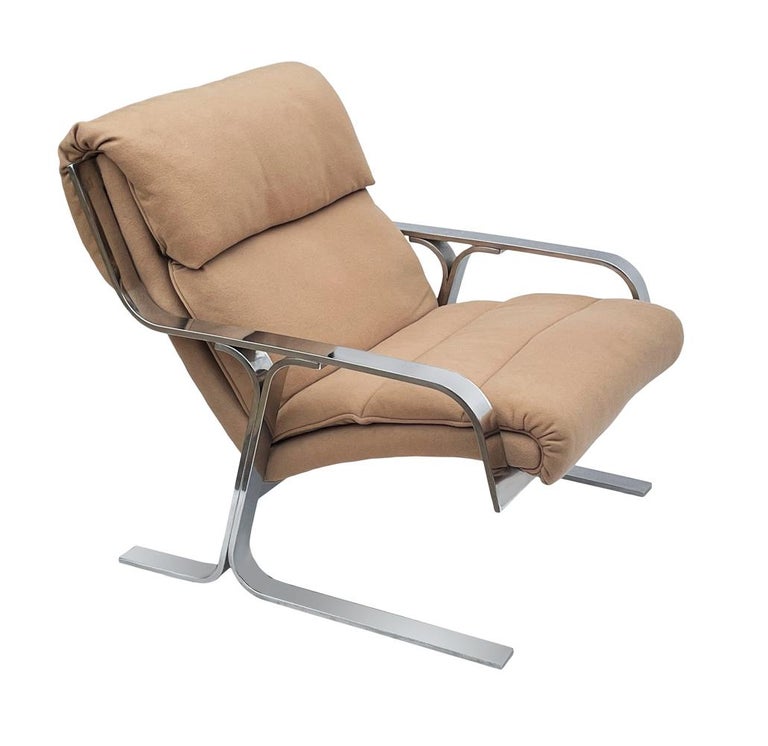 Mid Century Italian Modern Chrome Flat Bar Lounge Chair & Ottoman Set In Good Condition For Sale In Philadelphia, PA