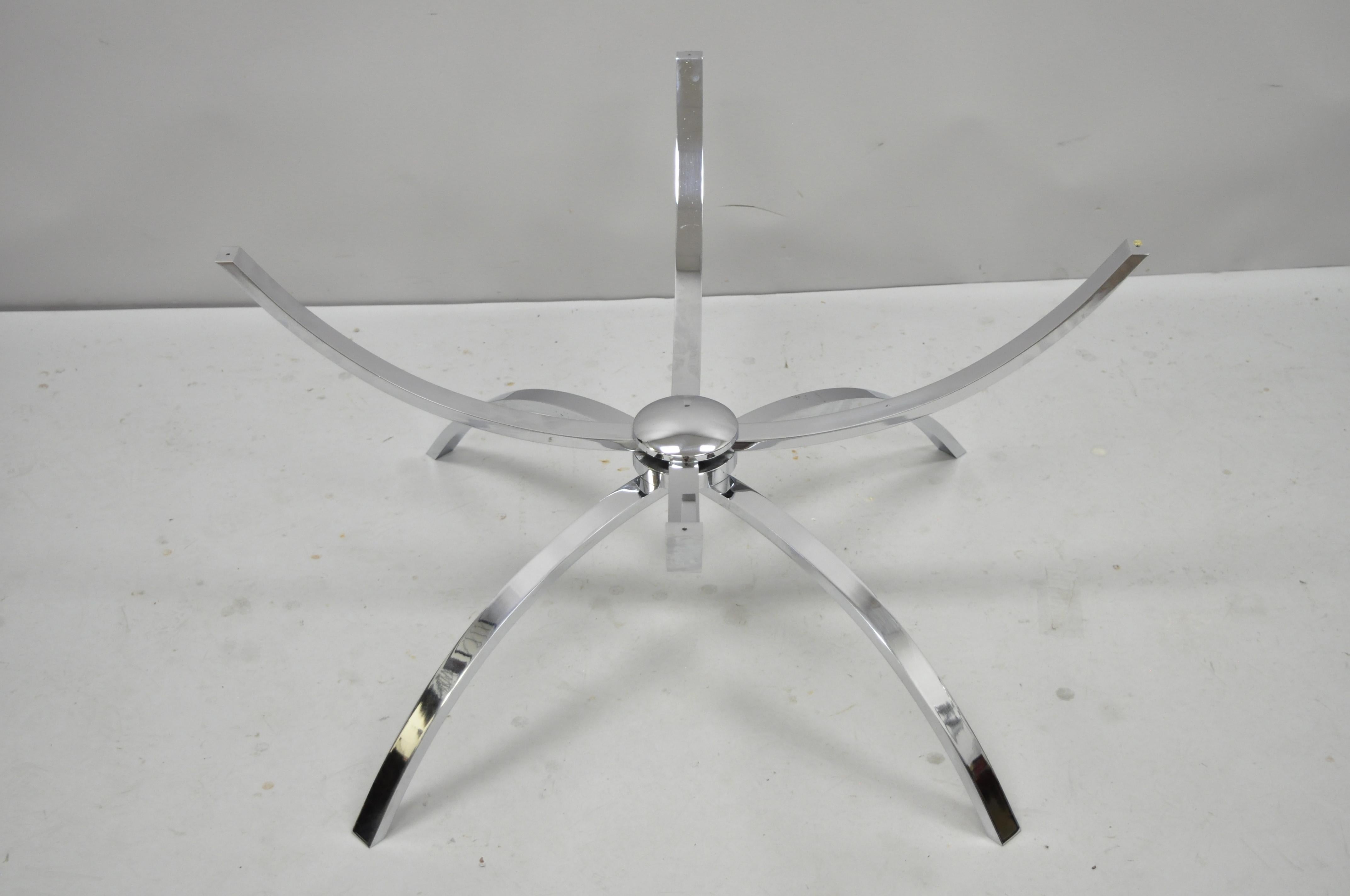 Midcentury Italian modern chrome spider base round glass top coffee table. Item features heavy chrome-plated steel 