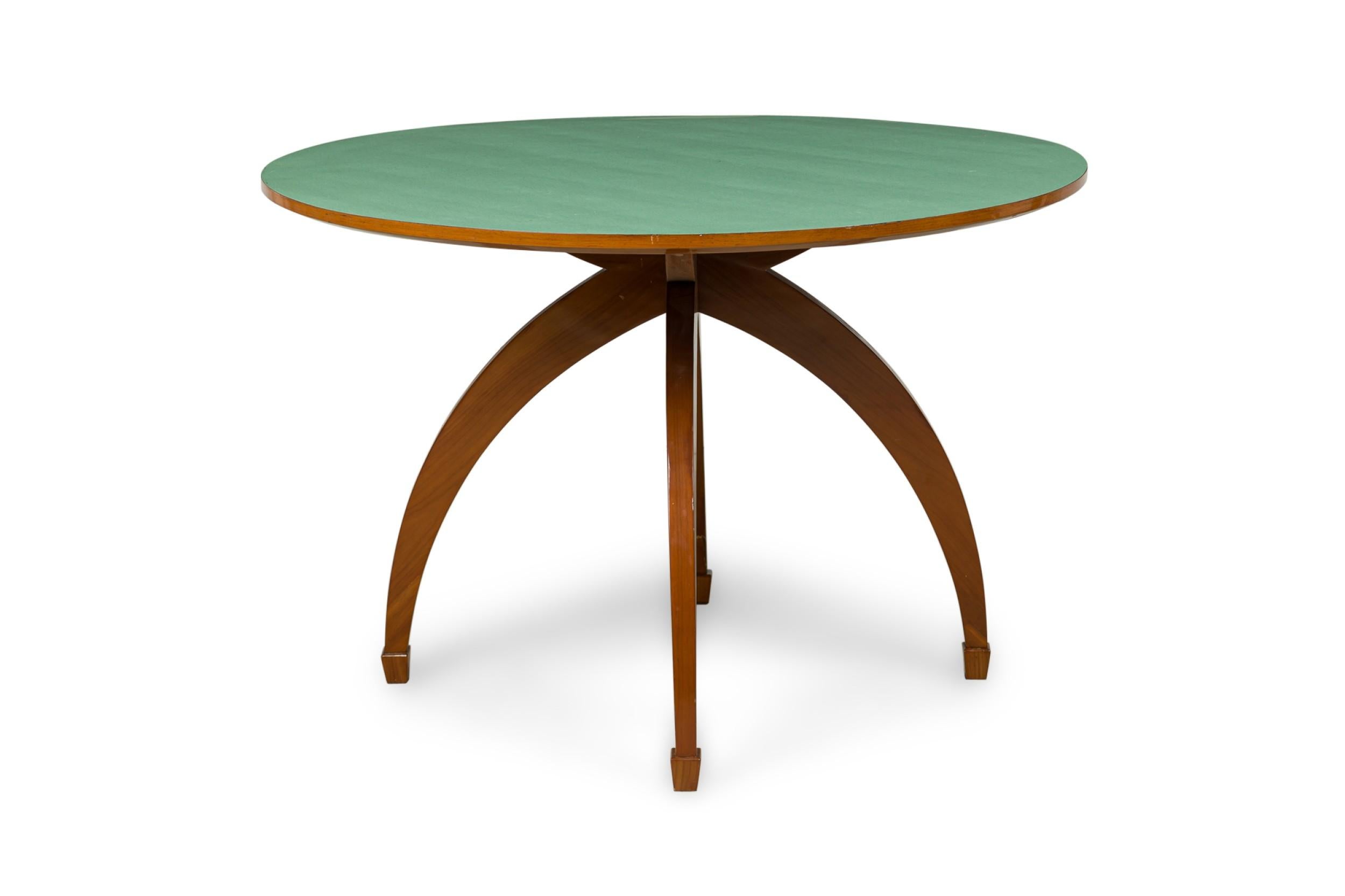 Sculpté à la main Table de déjeuner / salle à manger circulaire moderne italienne du milieu du siècle dernier en vente