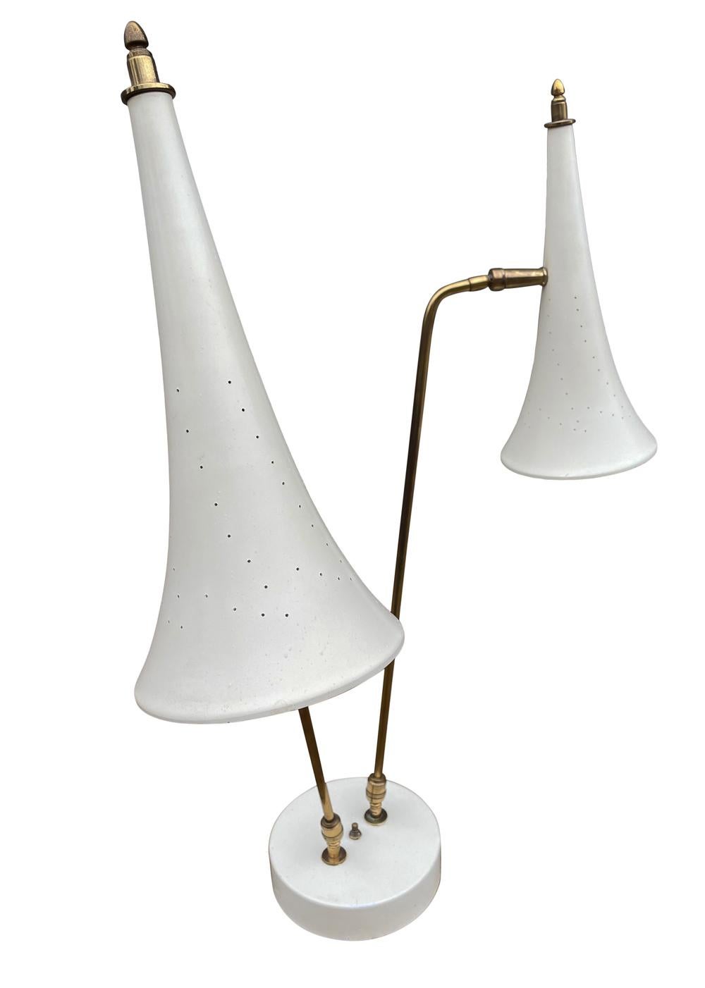 Mid Century Italian Modern Desk Lamp or Table Lamp in White & Brass by Stilnovo In Good Condition In Philadelphia, PA