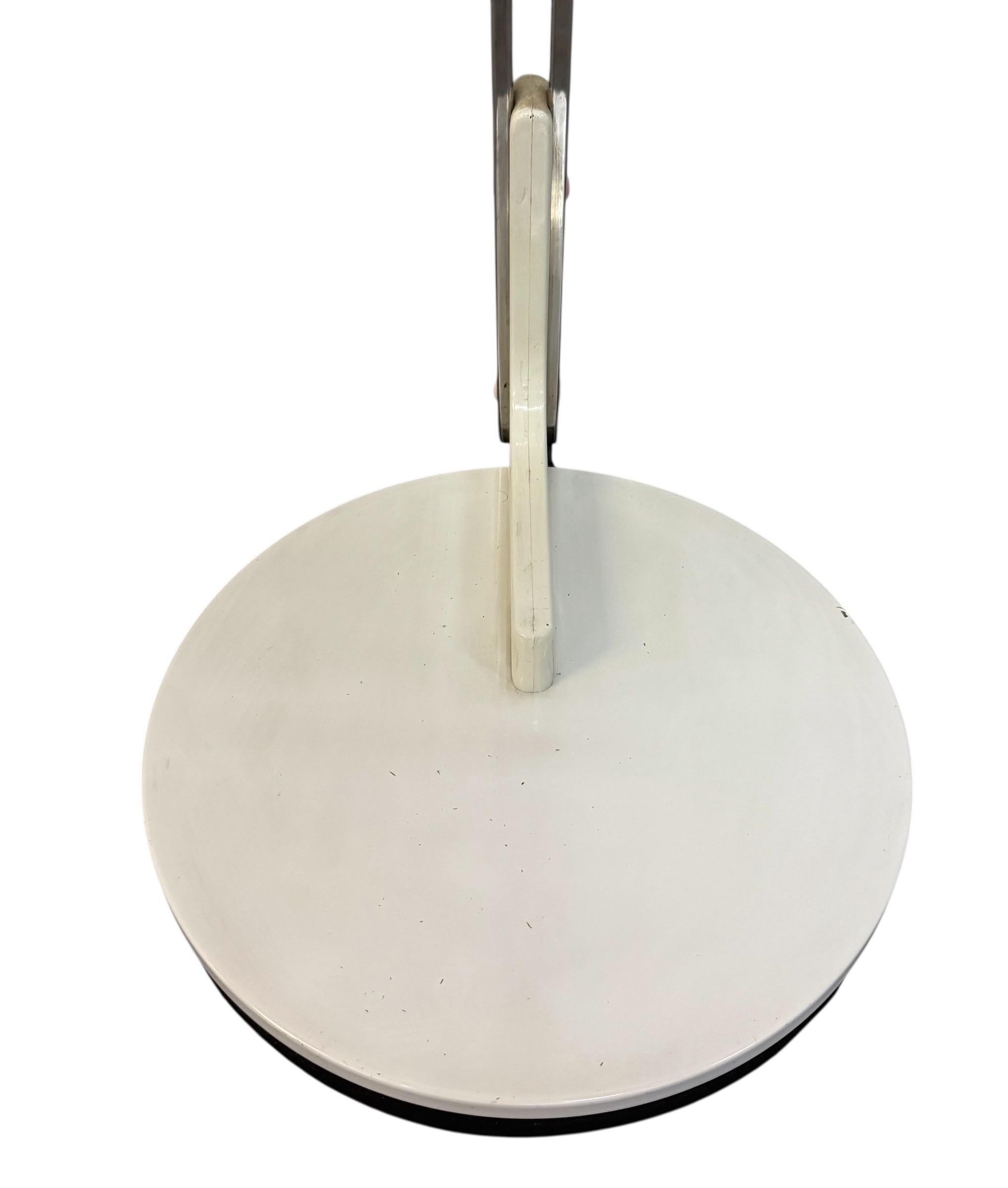 Métal Lampadaire moderne italien du milieu du siècle Goffredo Reggiani en chrome en vente