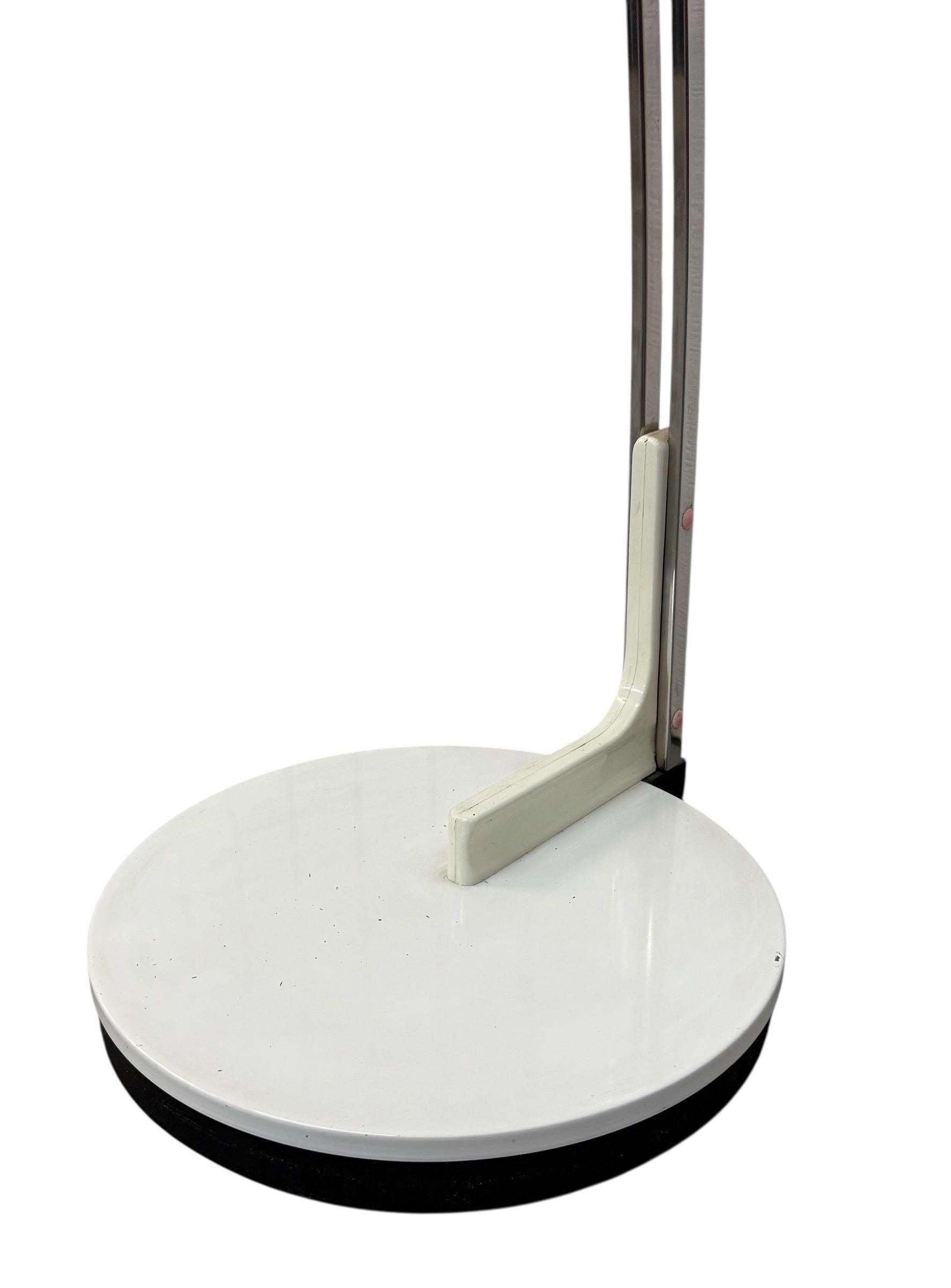 Lampadaire moderne italien du milieu du siècle Goffredo Reggiani en chrome en vente 1