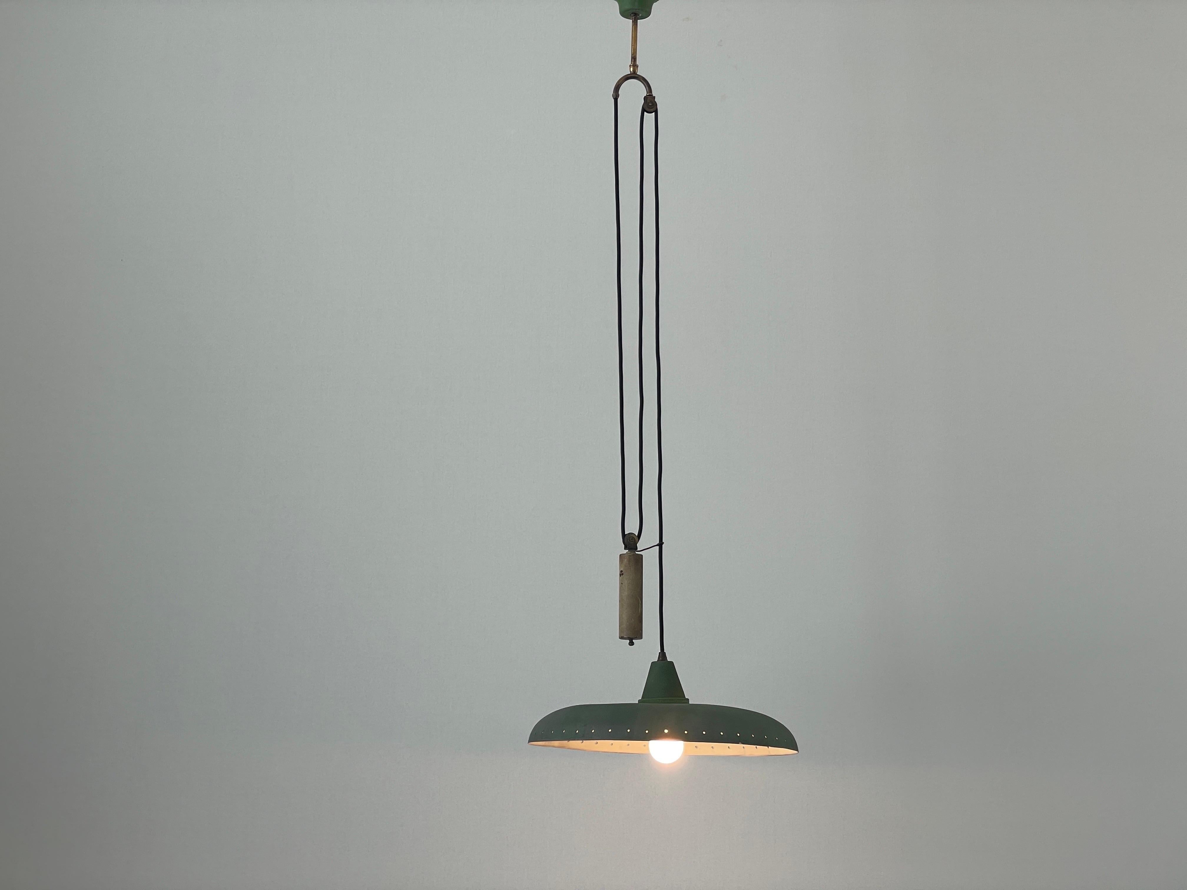 Lámpara colgante de contrapeso con pantalla verde, moderna italiana de mediados de siglo, años 50, Italia en venta 8