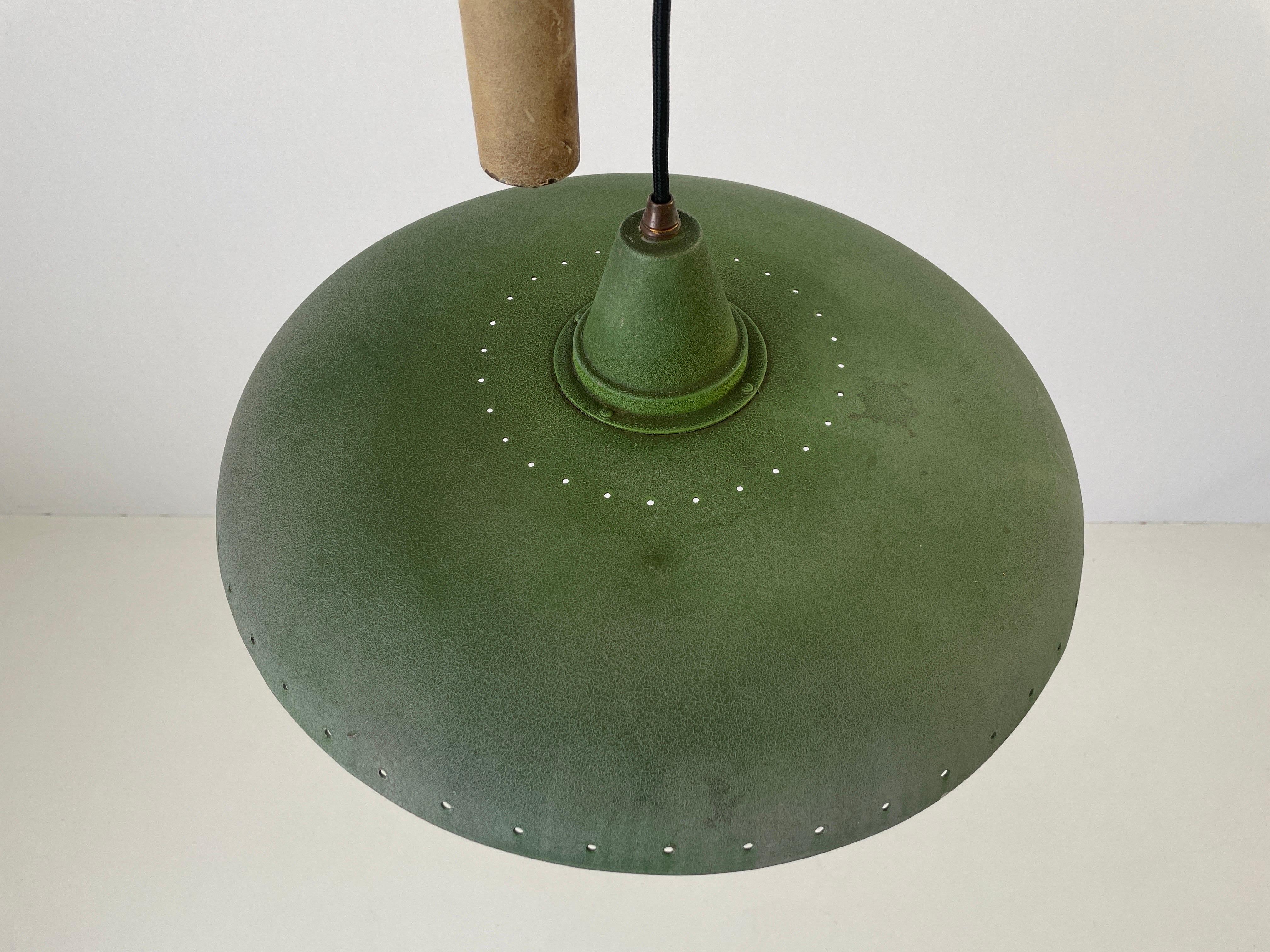 Lámpara colgante de contrapeso con pantalla verde, moderna italiana de mediados de siglo, años 50, Italia Italiano en venta