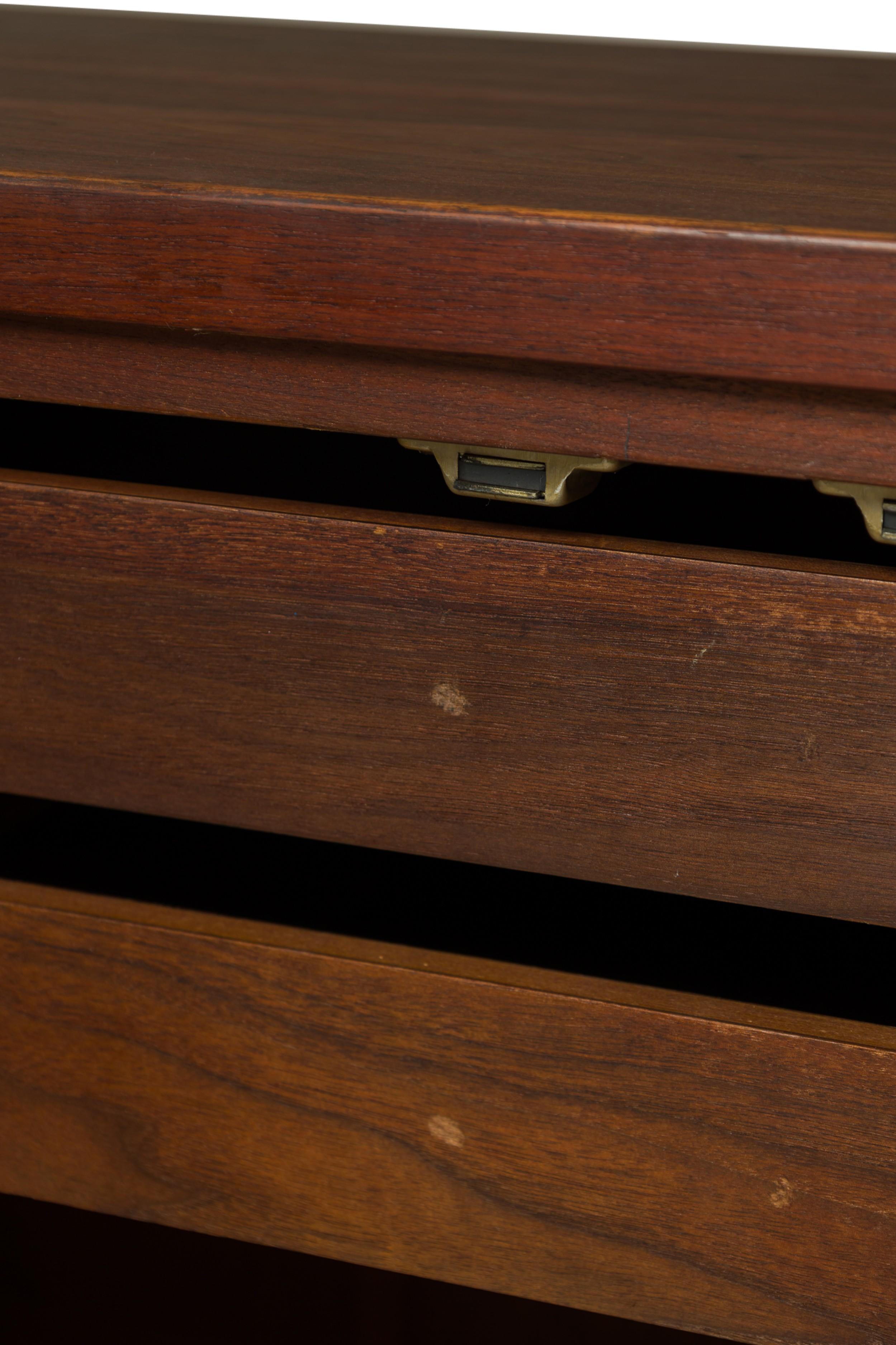 Crédence/ Buffet italienne moderne du milieu du siècle dernier, à 4 portes, en acajou et liège en vente 2