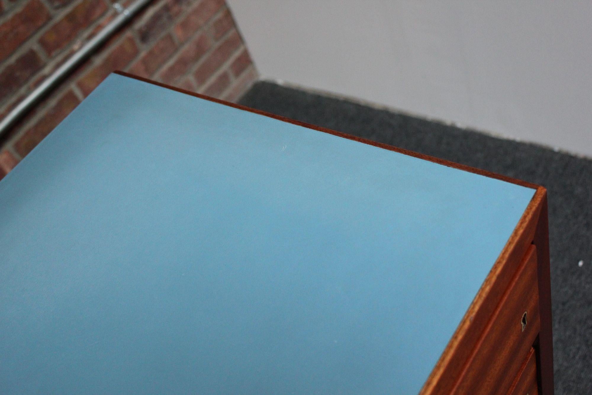 Moderne italienische Mahagoni-Anrichte aus der Mitte des Jahrhunderts mit blauer Laminat-Oberfläche im Angebot 4