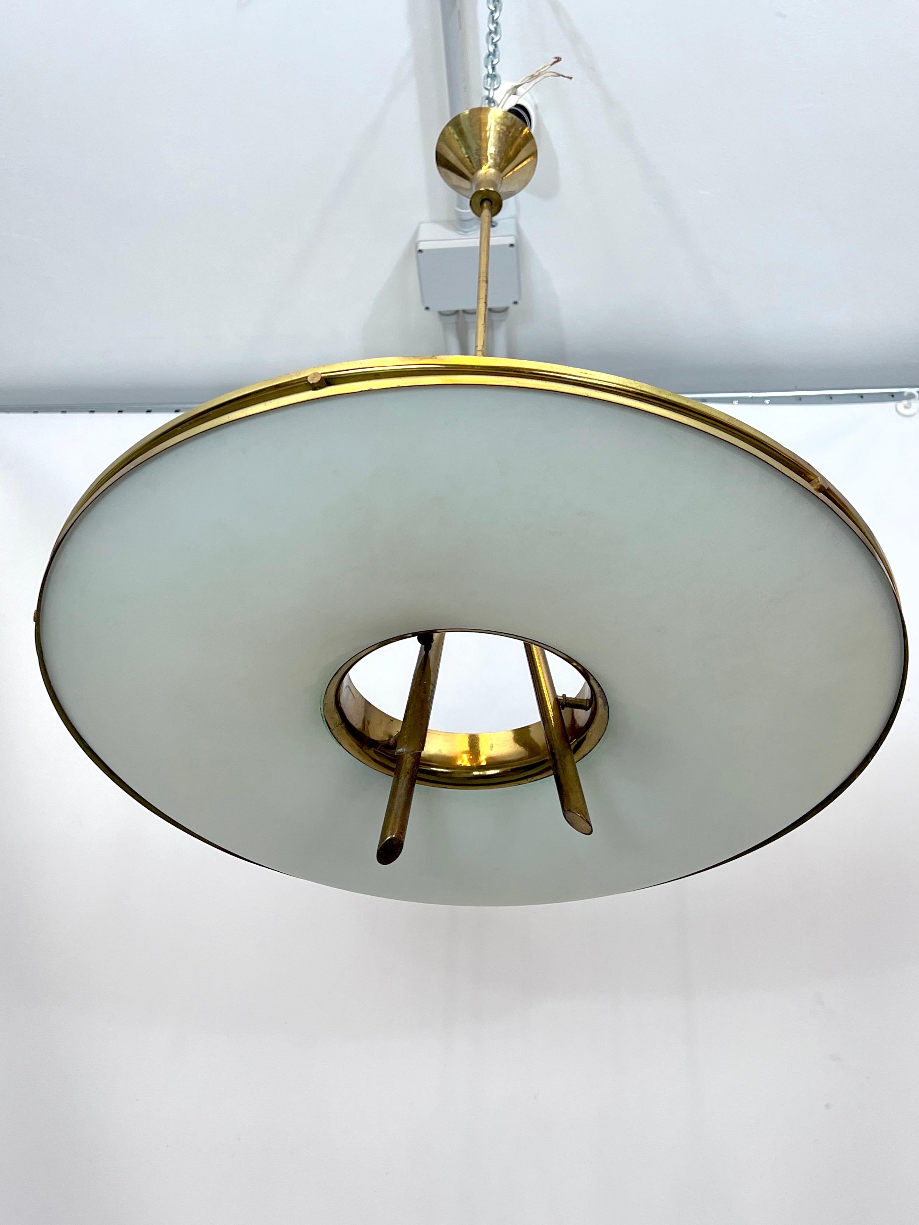 Mid-Century Italian Modern Max Ingrand Style Curved Glass Chandelier. 1950s In Fair Condition For Sale In Catania, CT