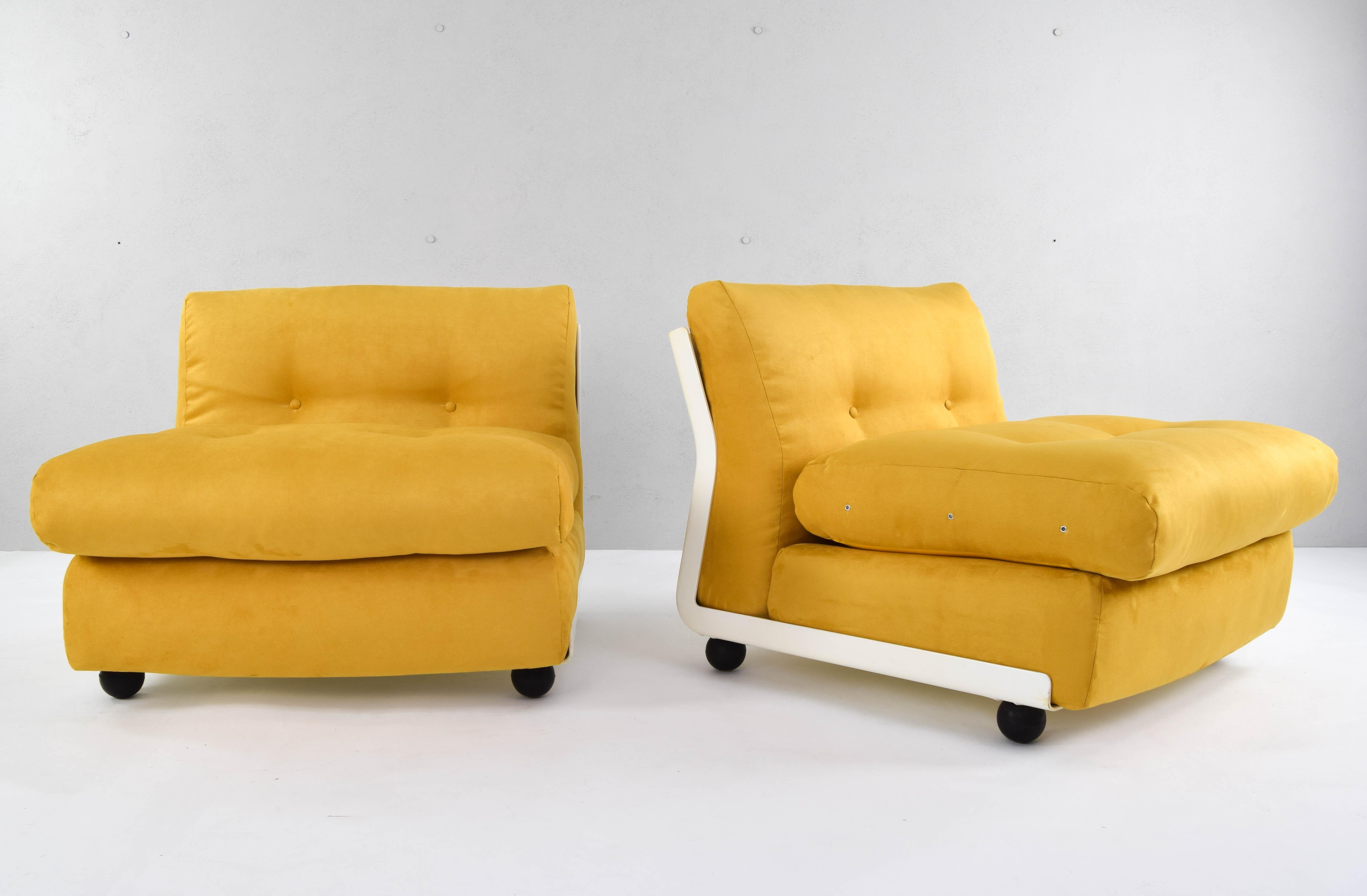 Pair of Amanta lounge chairs, Mario Bellini, C&B. The armchairs / modular sofa 