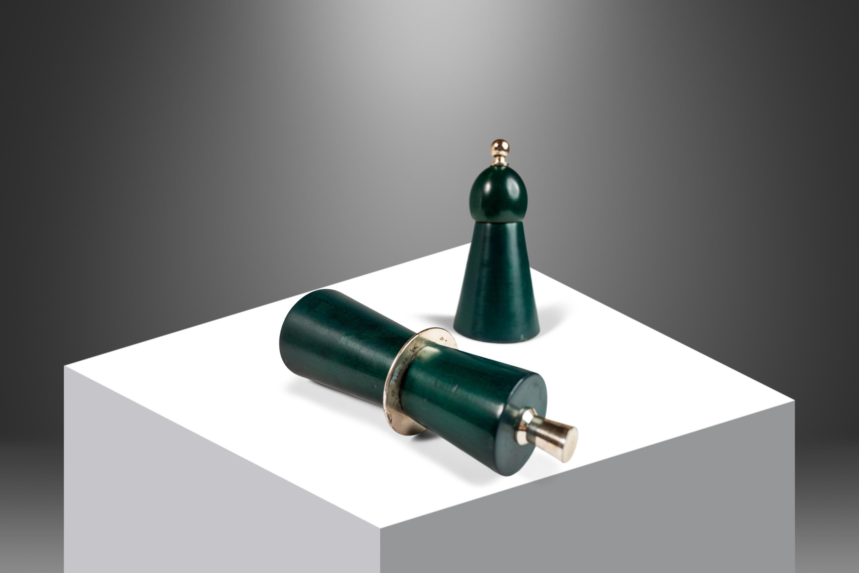Mid-Century Italian Modern Salt & Pepper Grinders Shakers, Italy, c. 1970's In Good Condition In Deland, FL