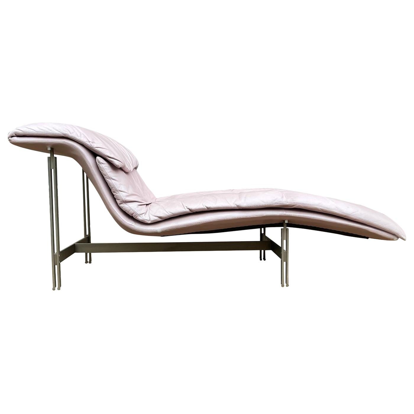 Mid Century Italian Modern Saporiti Chaise Lounge Chair in Blush Pink Leather