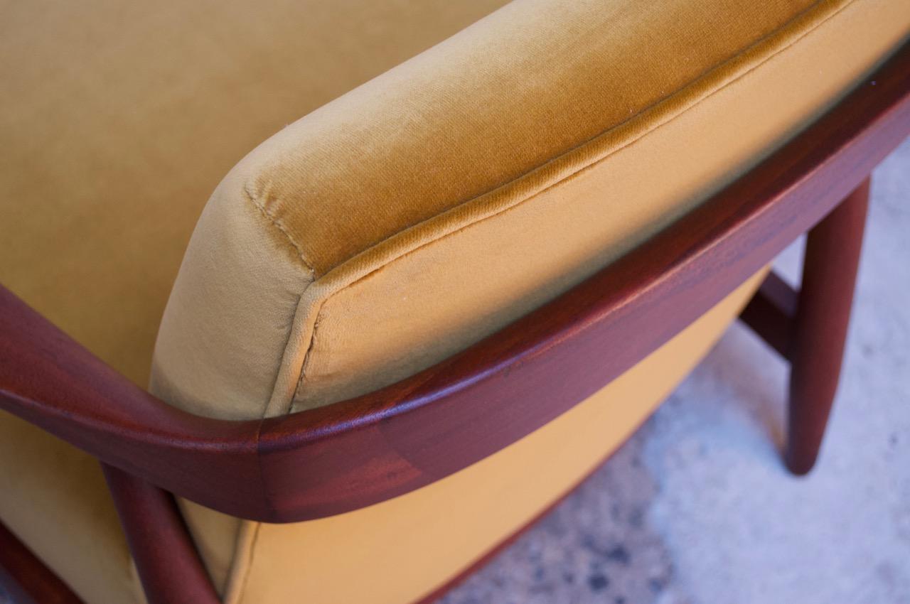 Midcentury Italian Modern Sculpted Walnut and Ochre Velvet Lounge Chair 7