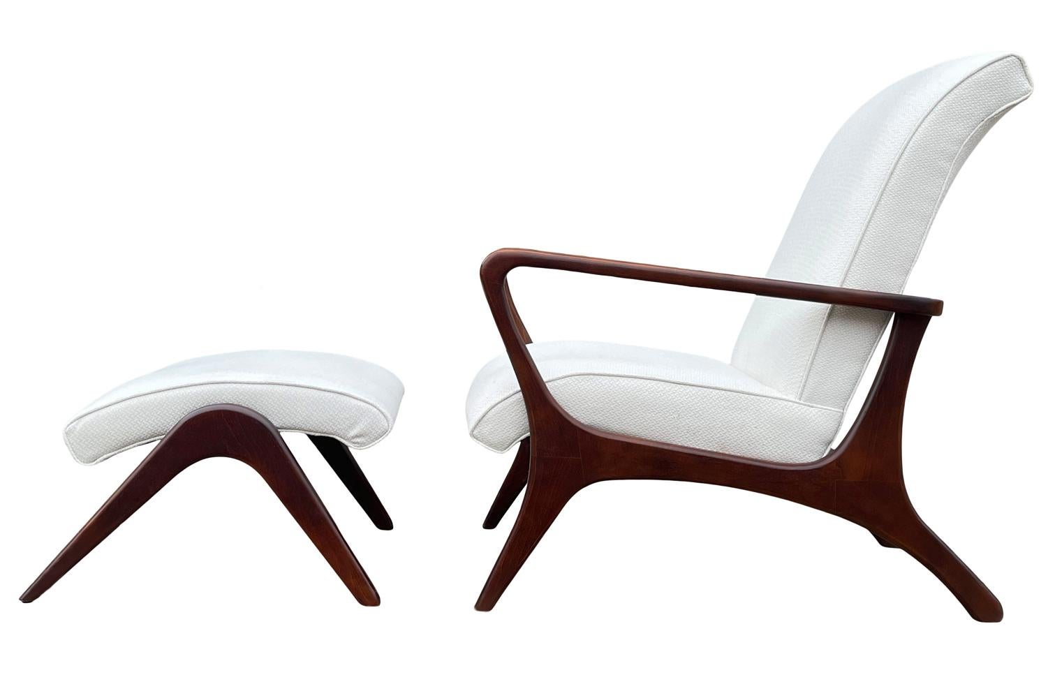 Mid-20th Century Mid Century Italian Modern Sculptural Lounge Chair & Ottoman in Walnut & White