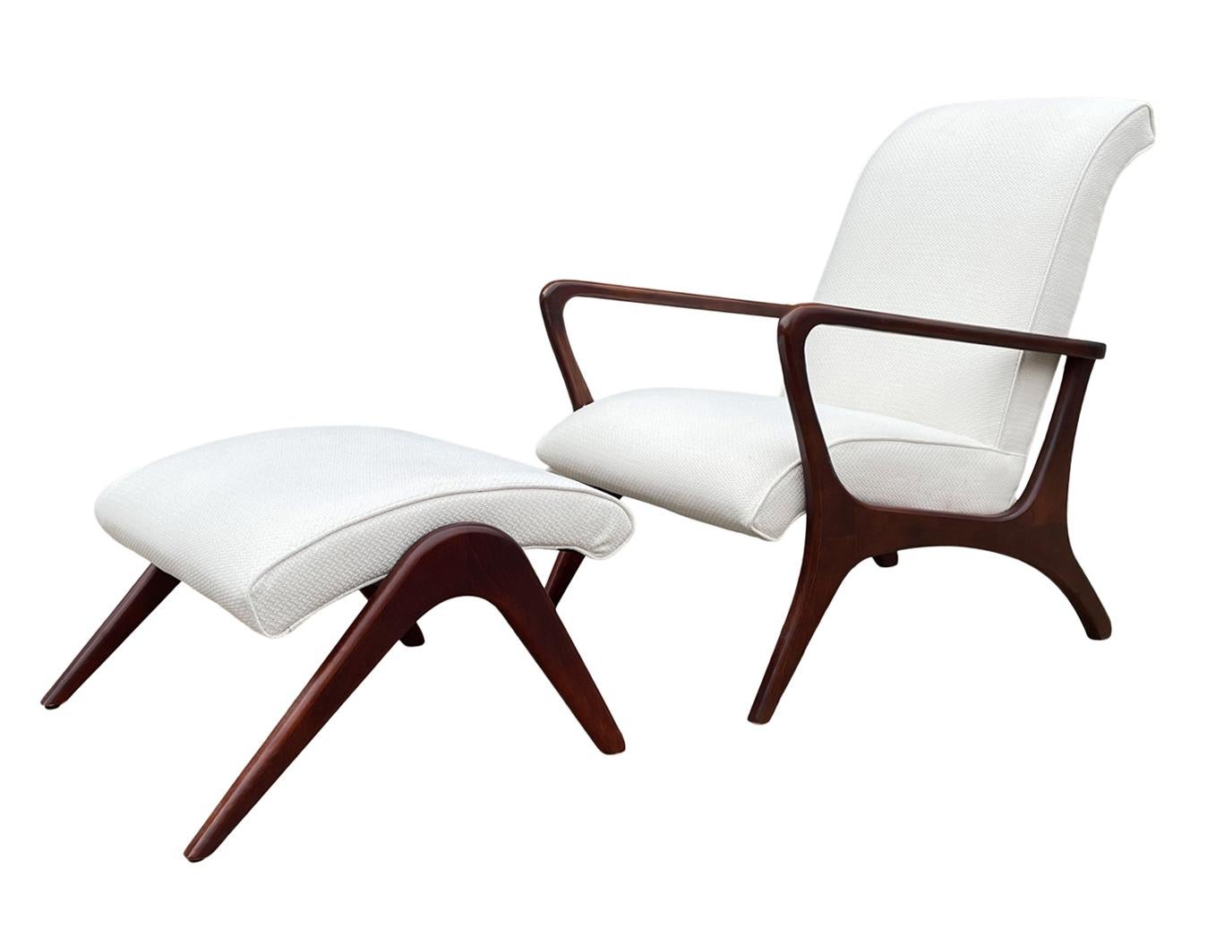 Mid Century Italian Modern Sculptural Lounge Chair & Ottoman in Walnut & White 3