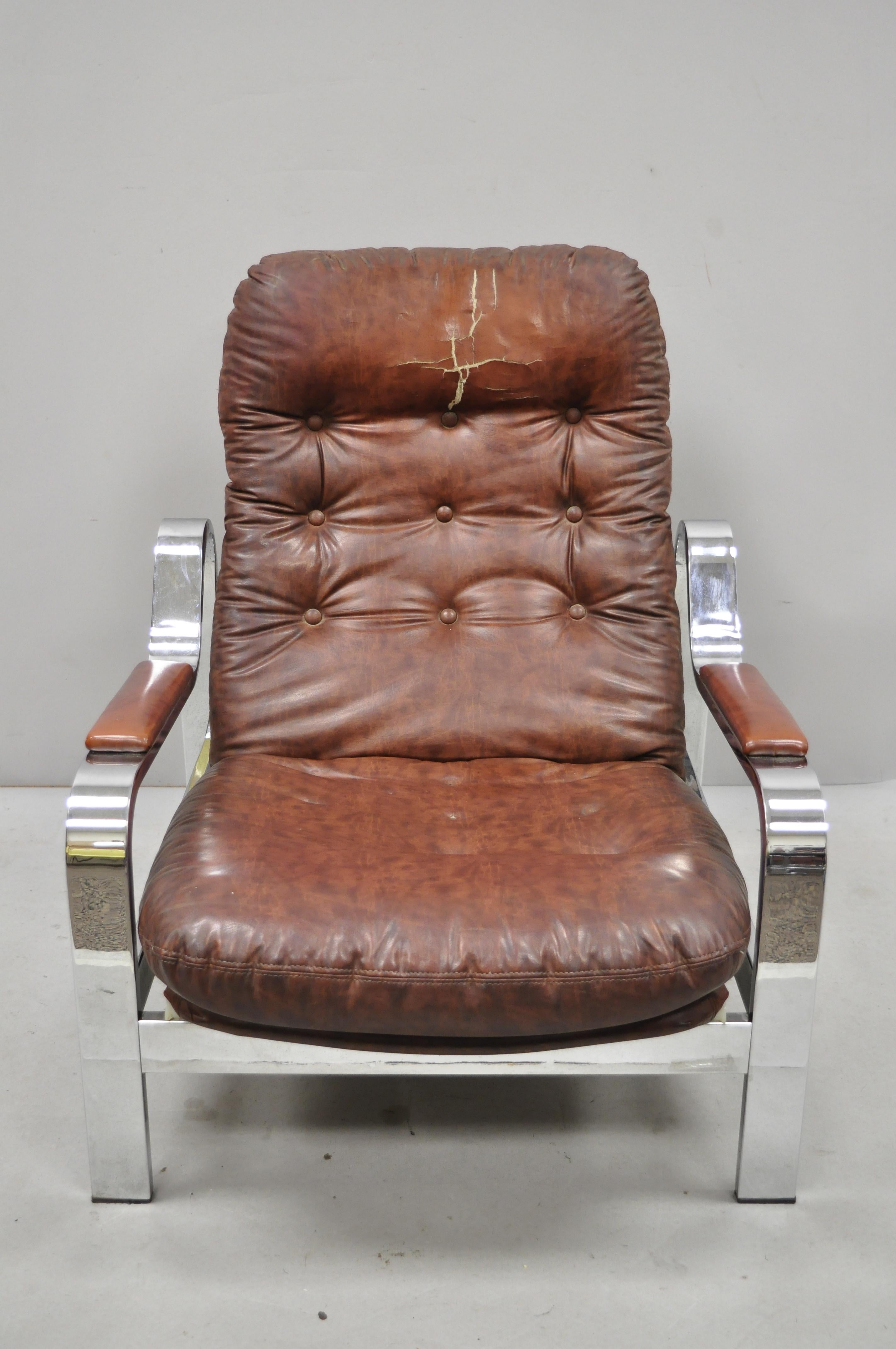 Midcentury Italian modern Selig chrome reclining recliner lounge chair, circa mid-20th century. Measurements: 34