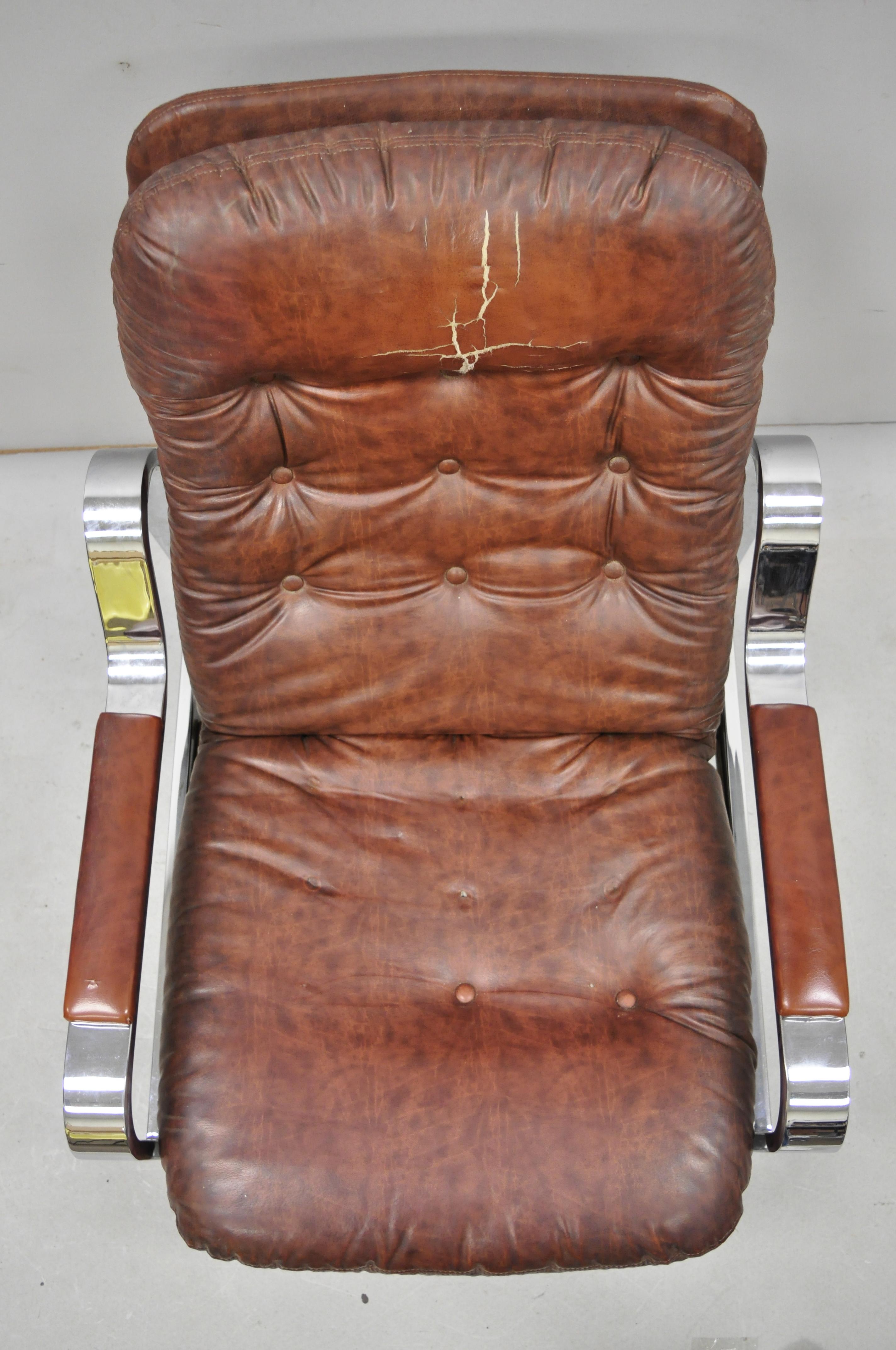 Midcentury Italian Modern Selig Chrome Reclining Recliner Lounge Chair In Good Condition For Sale In Philadelphia, PA