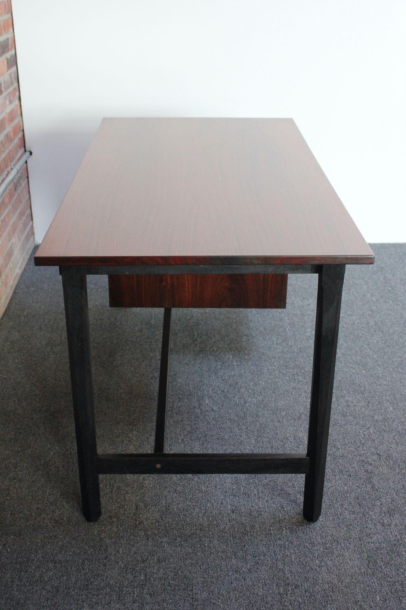 Mid-Century Italian Modern Single-Pedestal Rosewood Desk by Stildomus For Sale 13