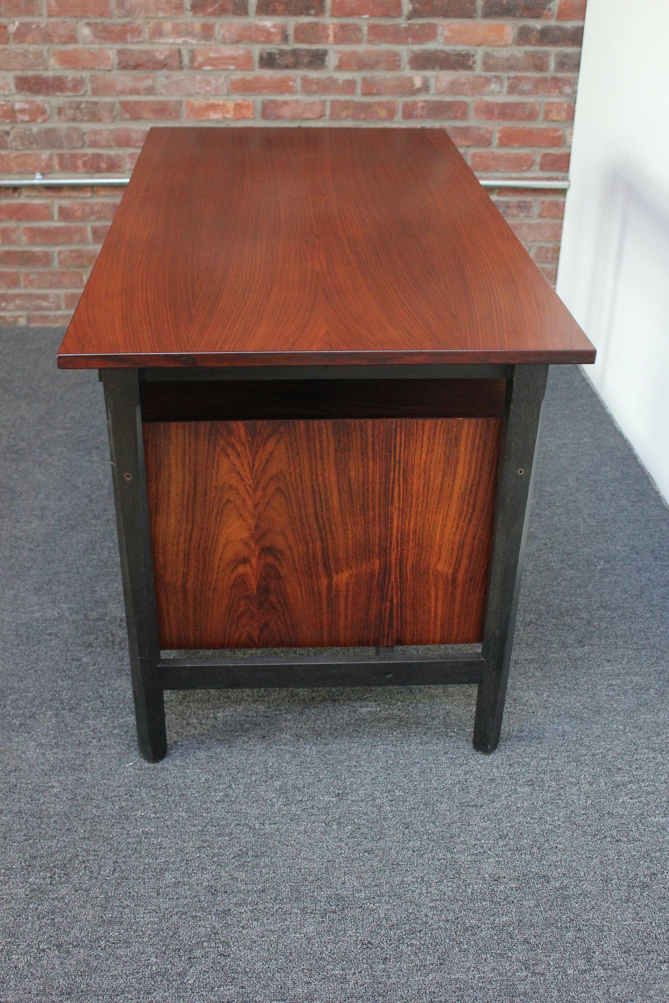 Mid-20th Century Mid-Century Italian Modern Single-Pedestal Rosewood Desk by Stildomus For Sale
