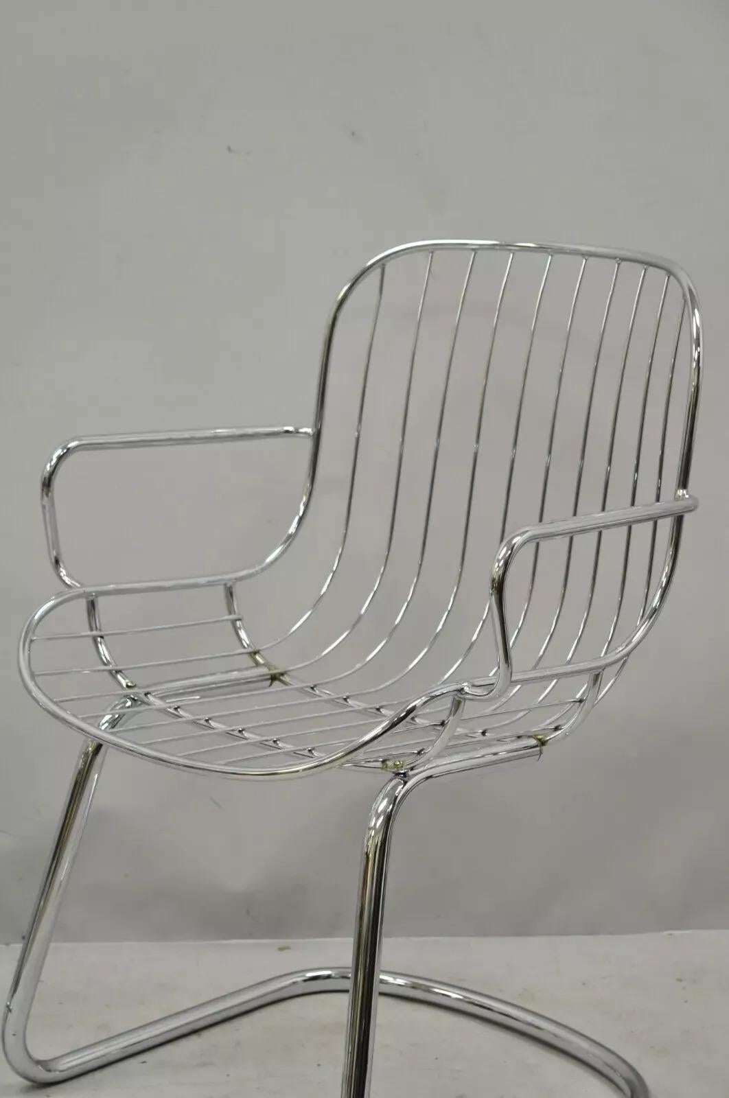 Mid Century Italian Modern Tubular Chrome Cantilever Dining Arm Chair - Set of 4 In Good Condition For Sale In Philadelphia, PA