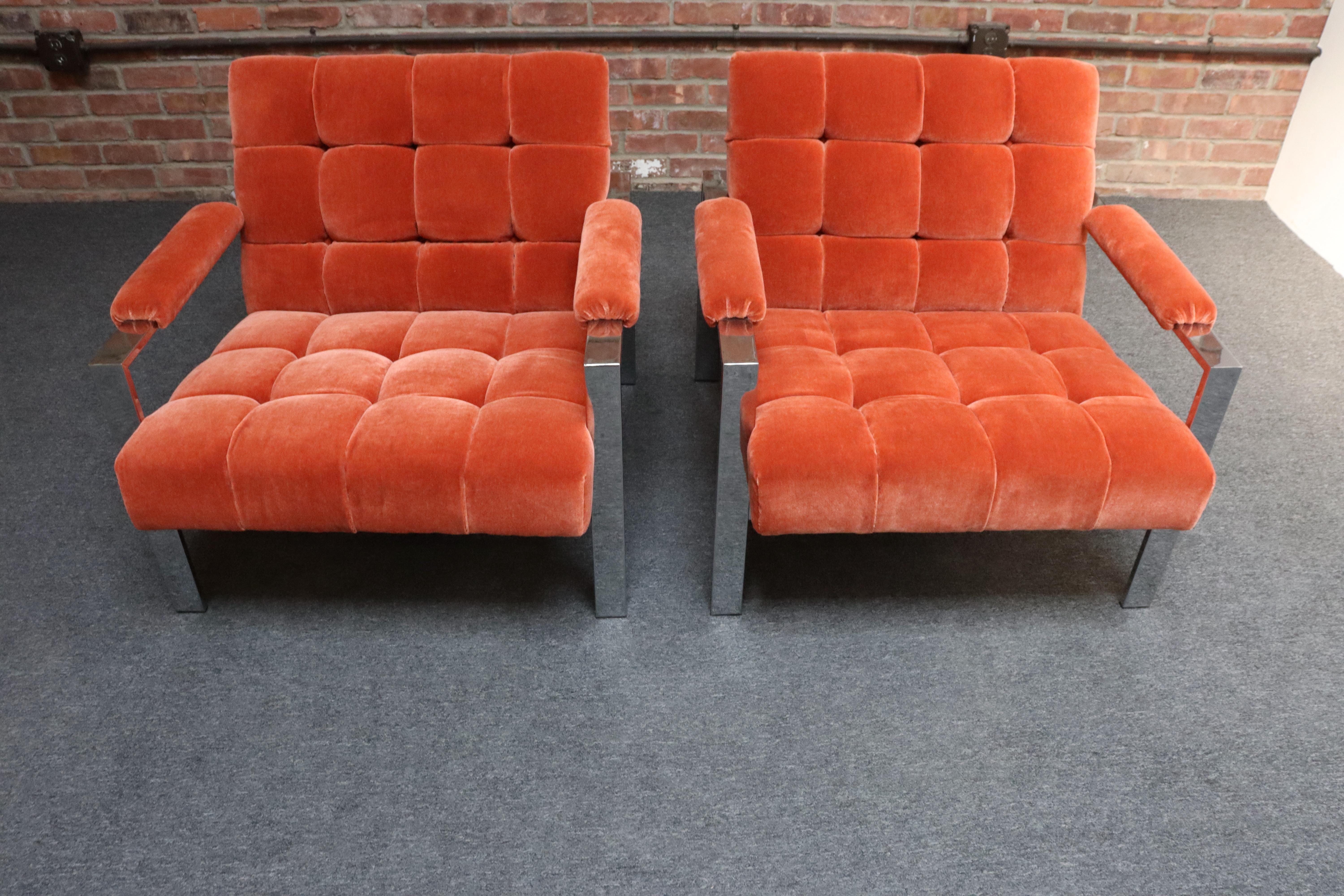 Sedie da salotto moderne di metà secolo in mohair trapuntato e cromo in vendita 8