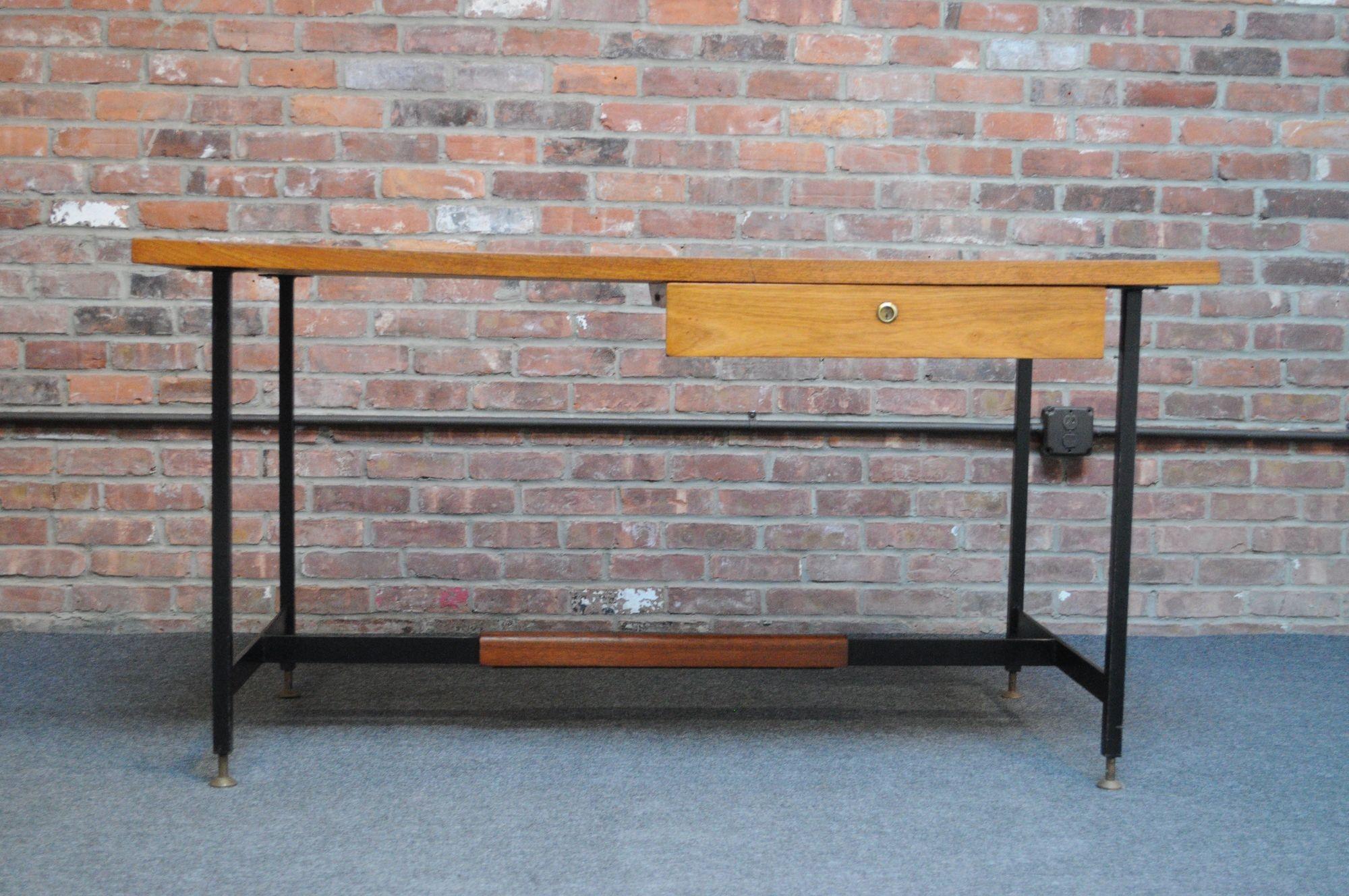 Mid-Century Italian Modern Walnut and Steel Desk with Blue Laminate Top For Sale 10