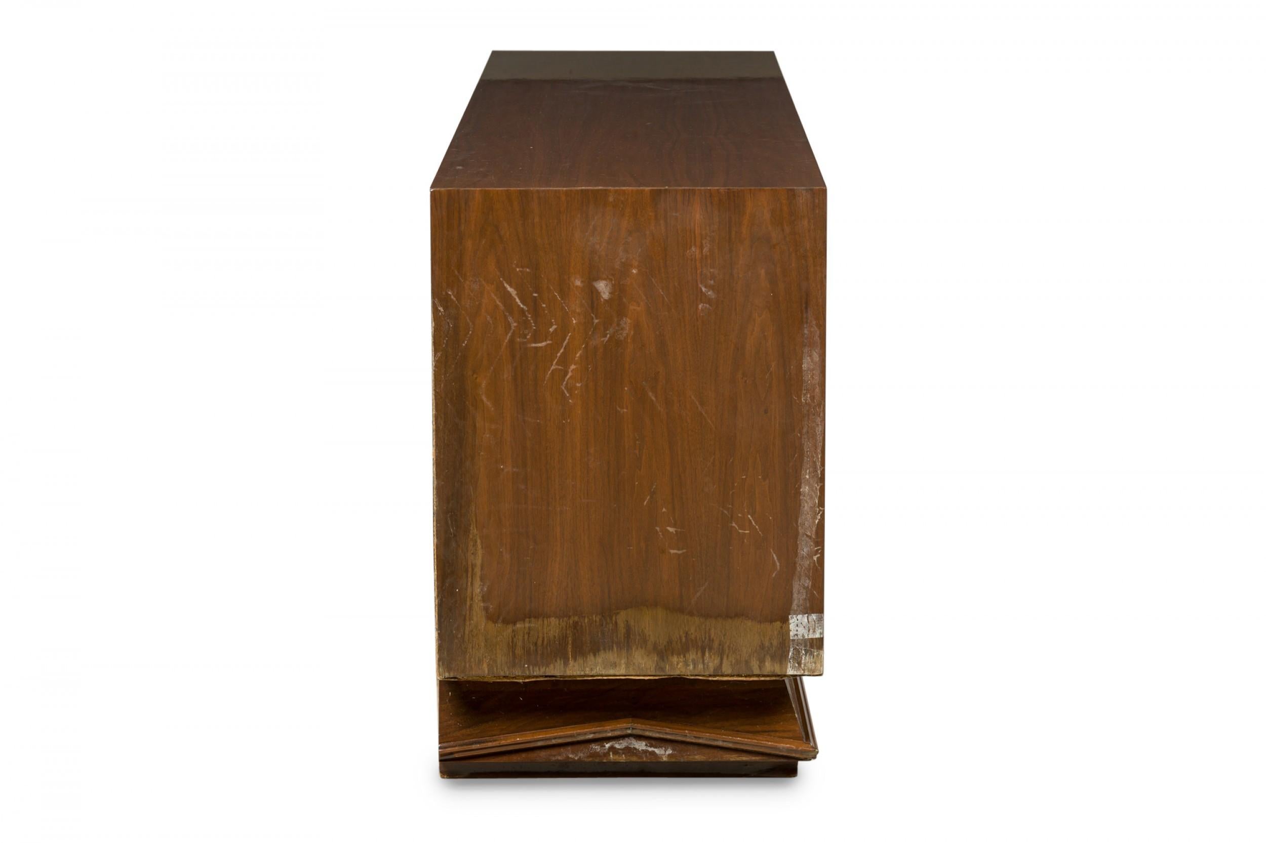 Mid-Century moderno Armadio / Comò in noce moderno di metà secolo, stile Gio Ponti in vendita