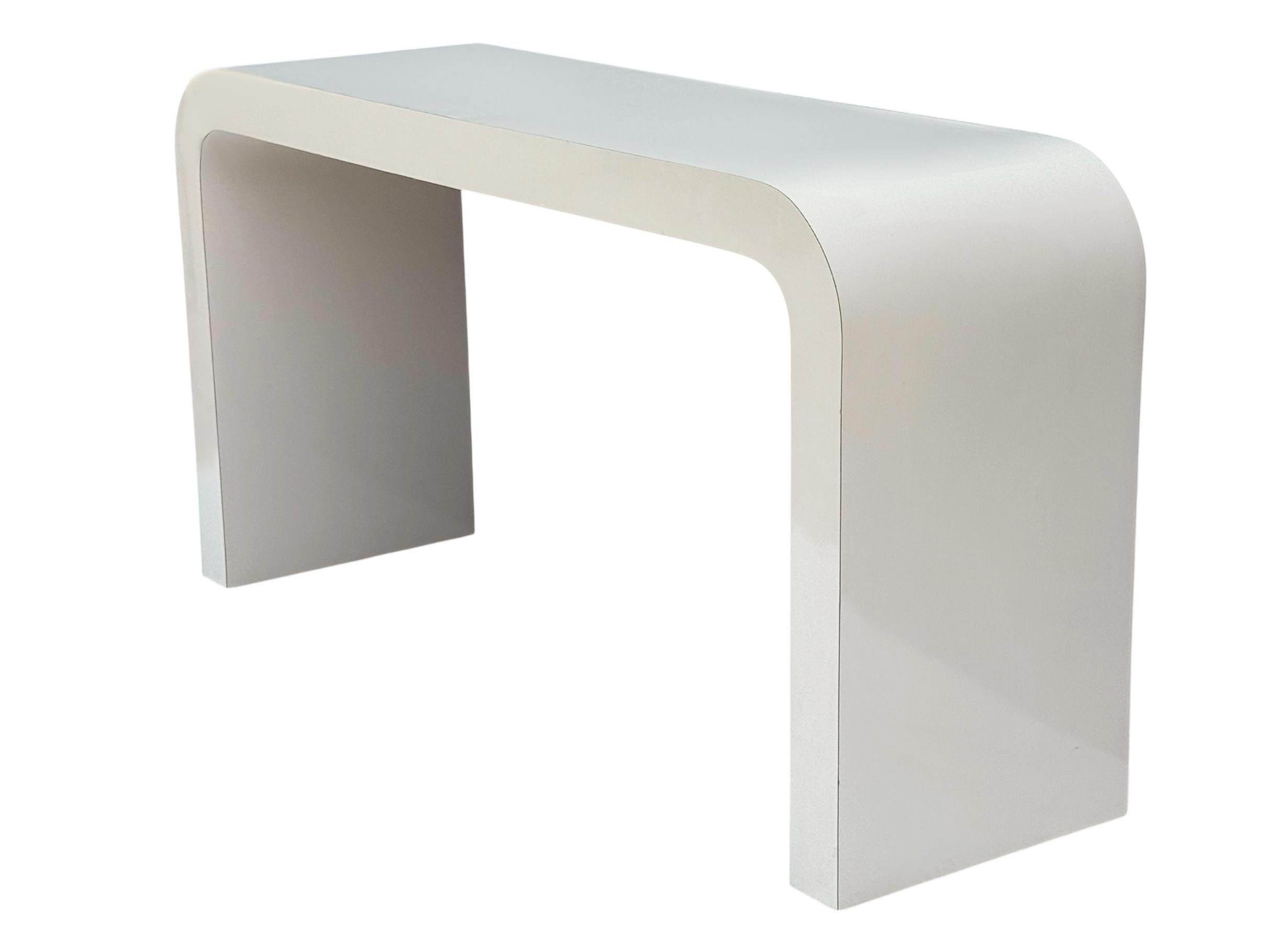 Italiano Tavolo consolle o scrivania in laminato a cascata del Mid Century italiano moderno in beige in vendita