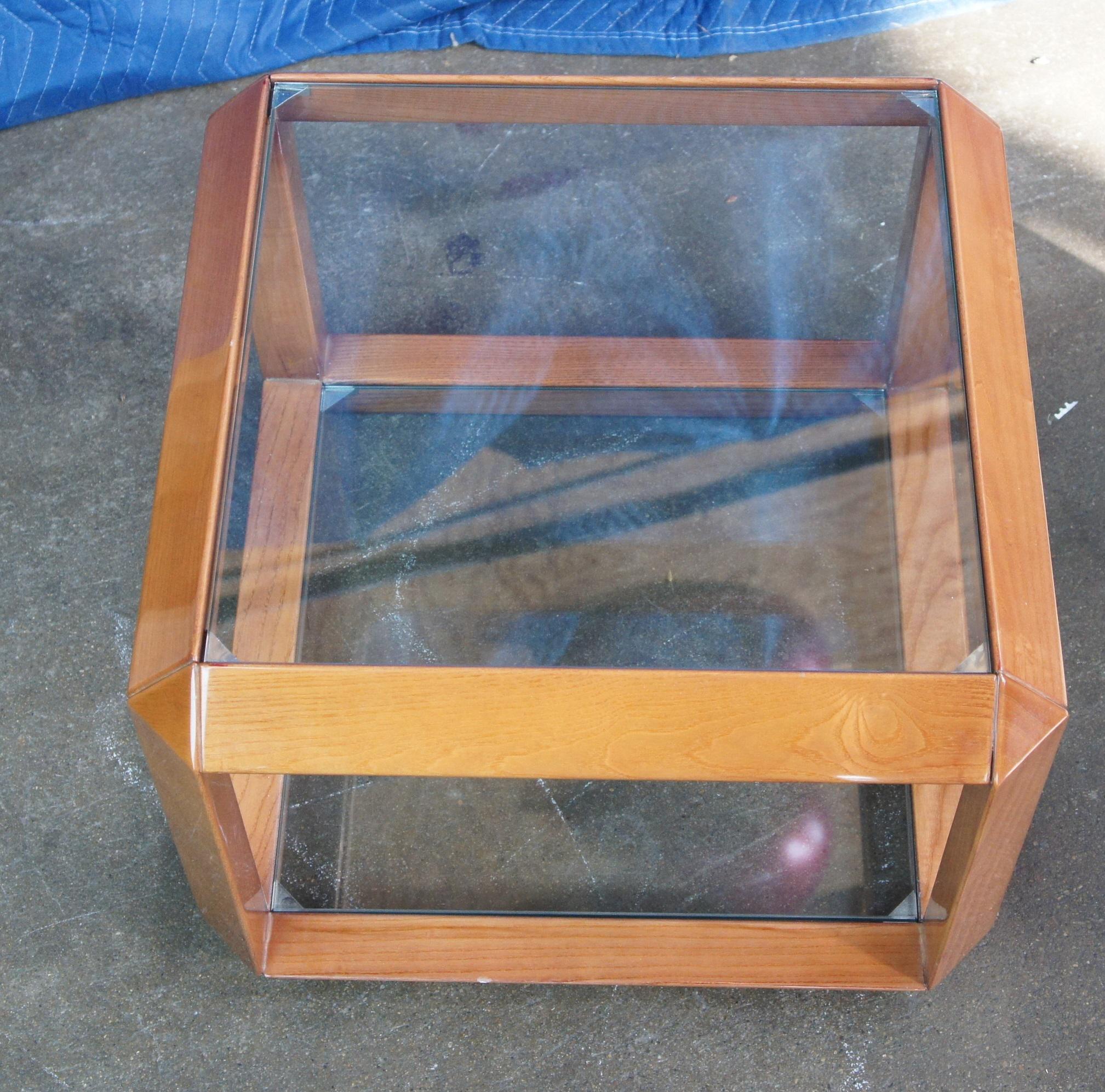 Table d'appoint carrée cubique en bois et verre de style italien moderne du milieu du siècle dernier, table d'appoint minimaliste en vente 3
