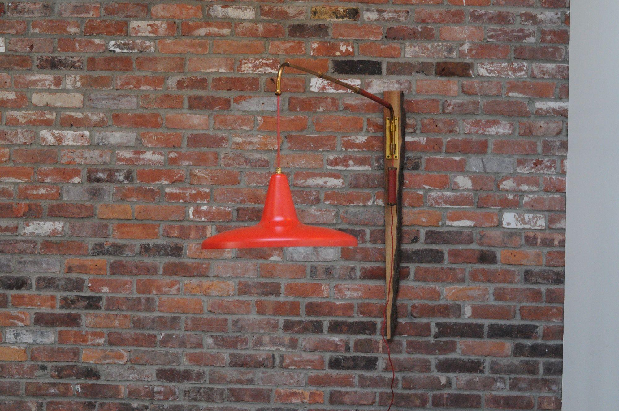 Mid Century Italian Modernist Wall Swag Lamp in Brass and Red Lacquered Metal For Sale 15