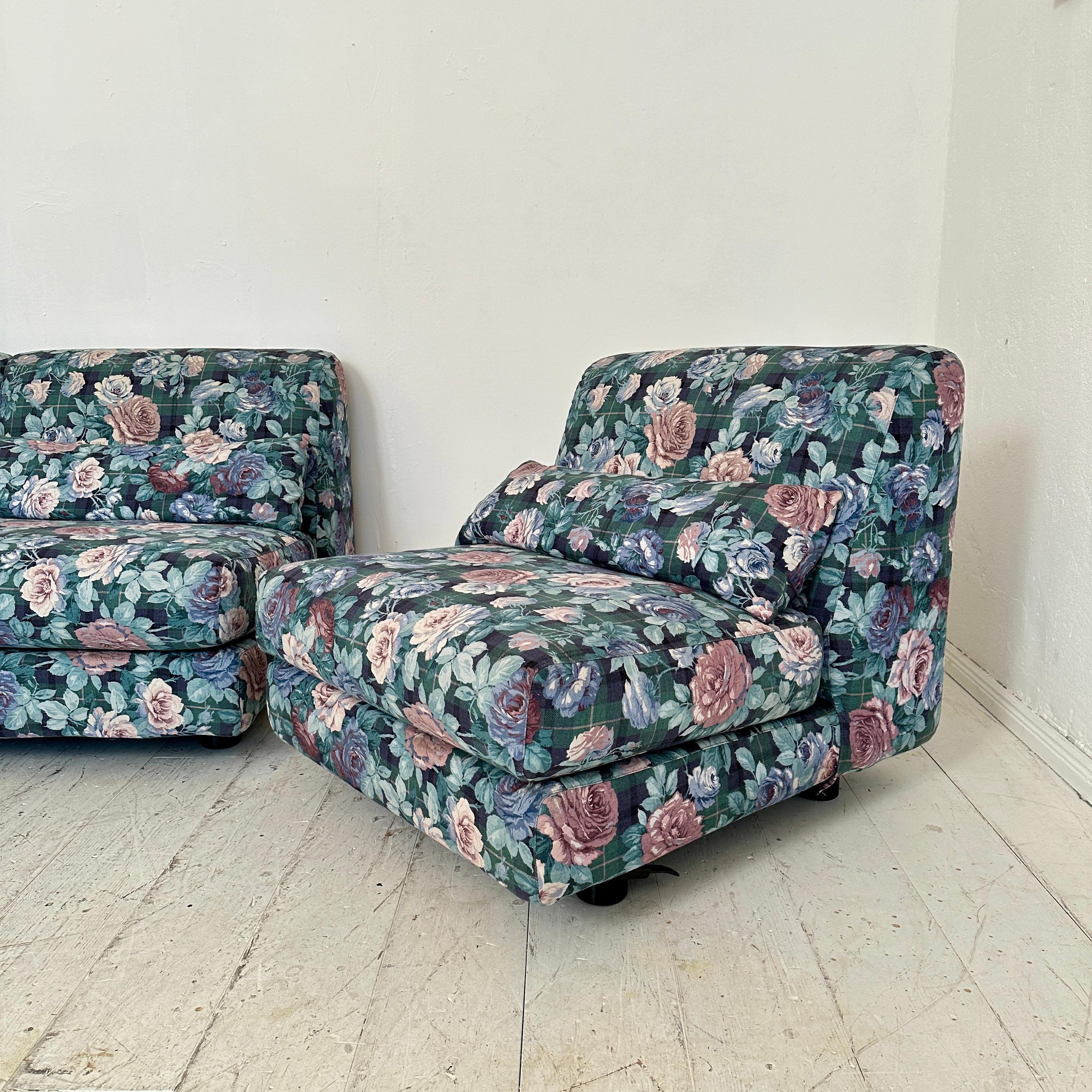 Late 20th Century Mid Century Italian Modular Sofa in 3 Pieces with a Flower Fabric, around 1970 For Sale