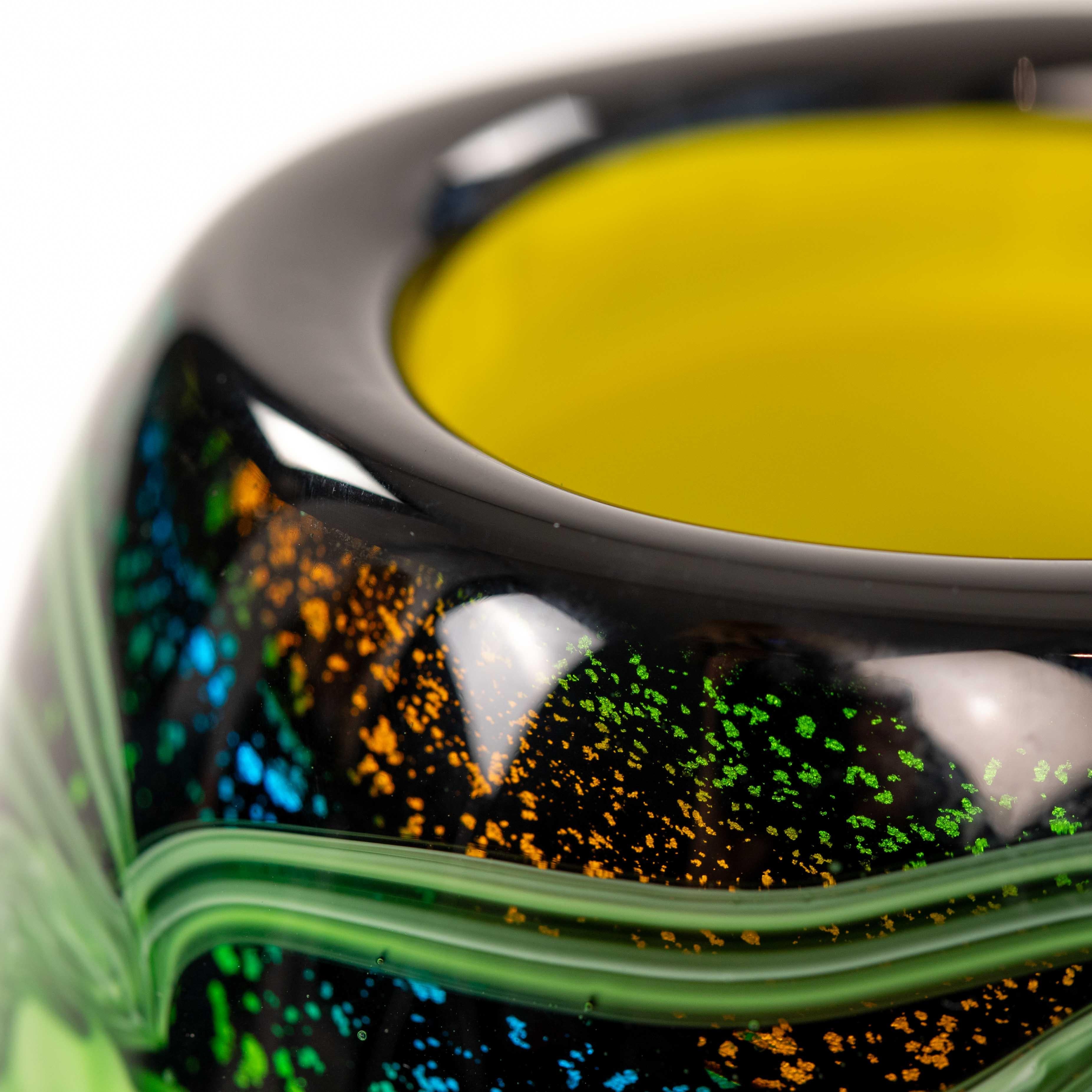 Vaso in vetro di Murano multicolore italiano di metà secolo con conchiglie di Murano, anni '70 in vendita 10