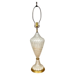 Lampe Bullicante Murano blanc et or Alfredo Barbini du milieu du siècle dernier