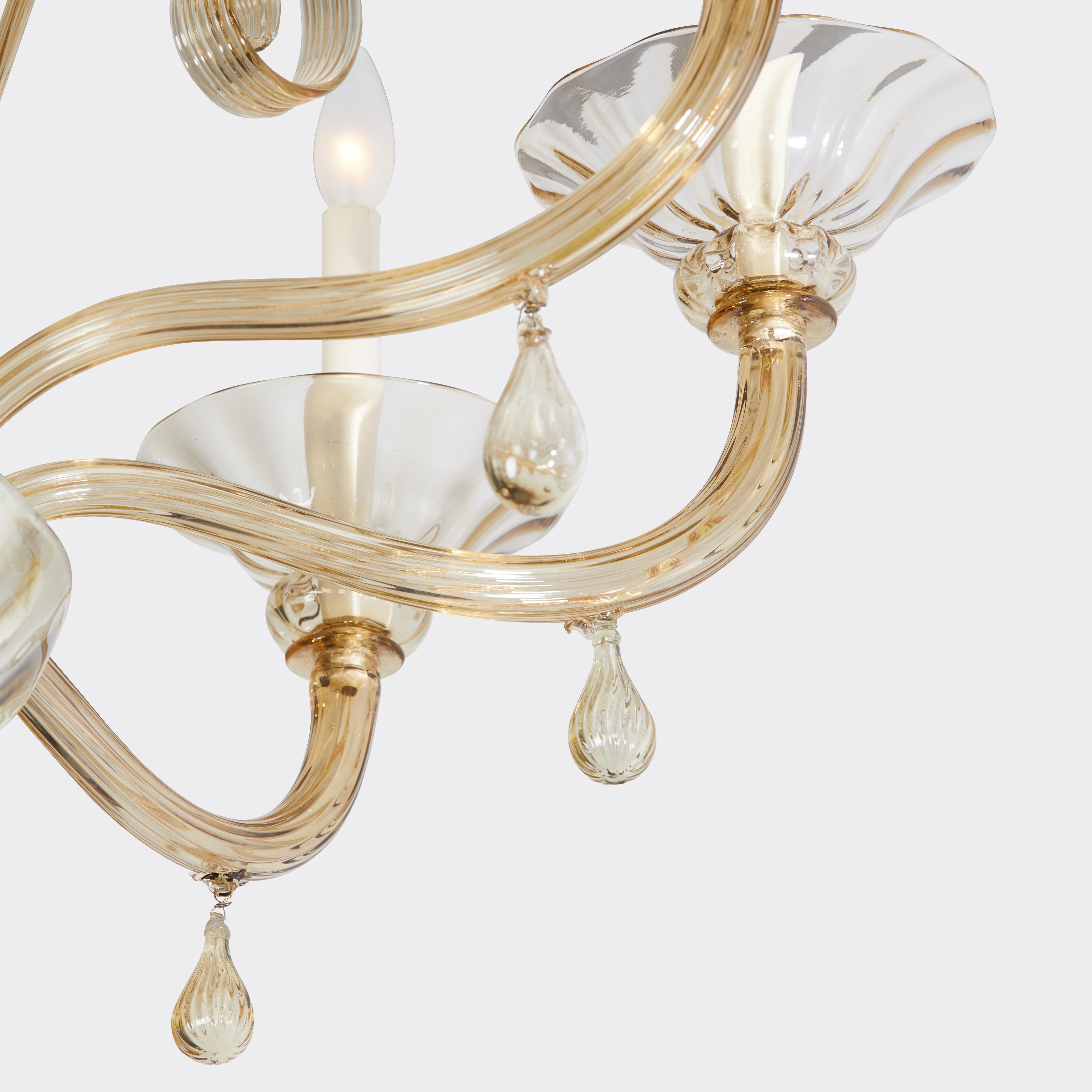 Mid-Century Italian Murano Glass Eight Arm Chandelier In Good Condition In New York, NY