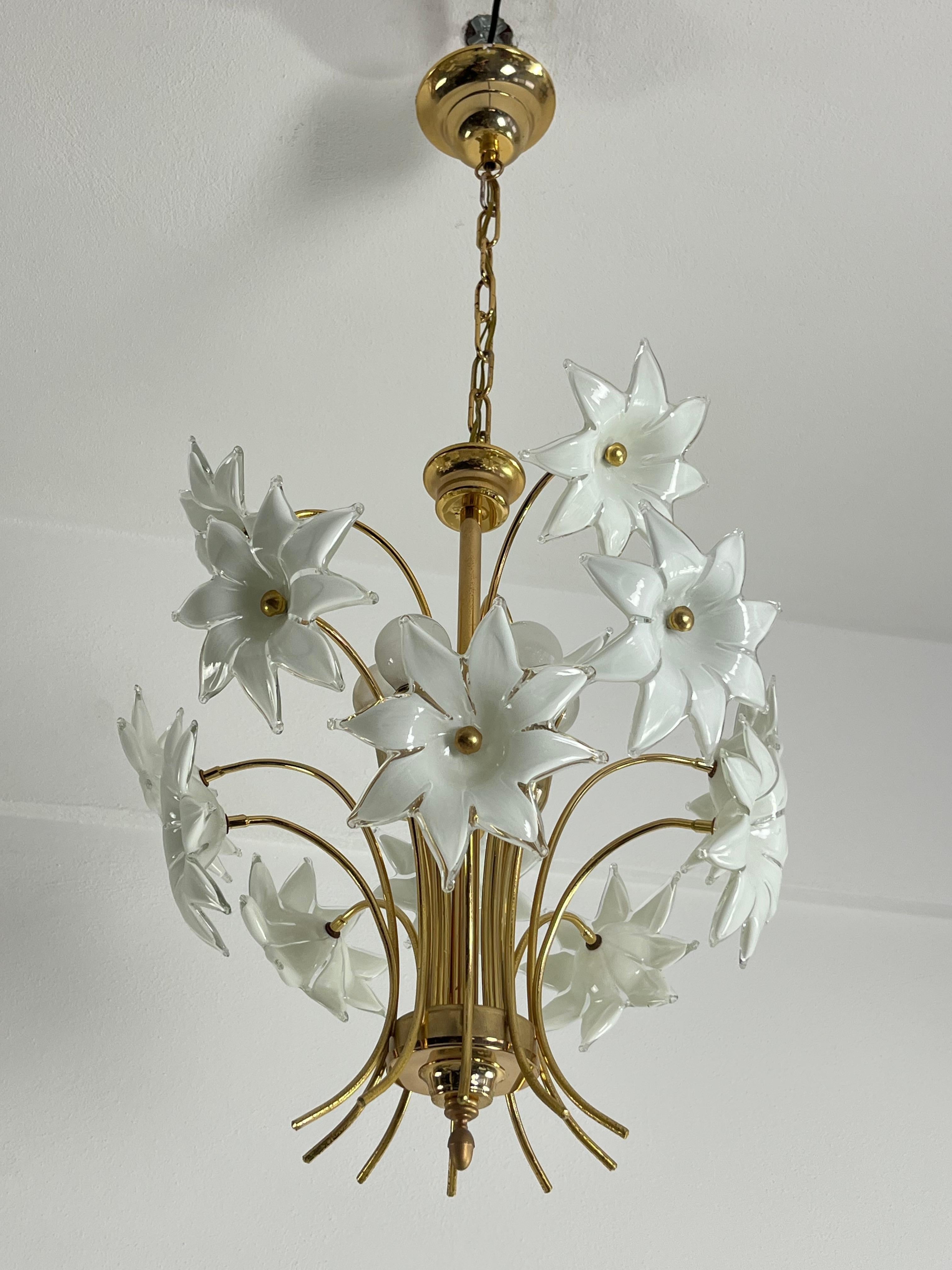 Late 20th Century Mid-century Italian Murano Glass Floral Chandelier, 1970s For Sale
