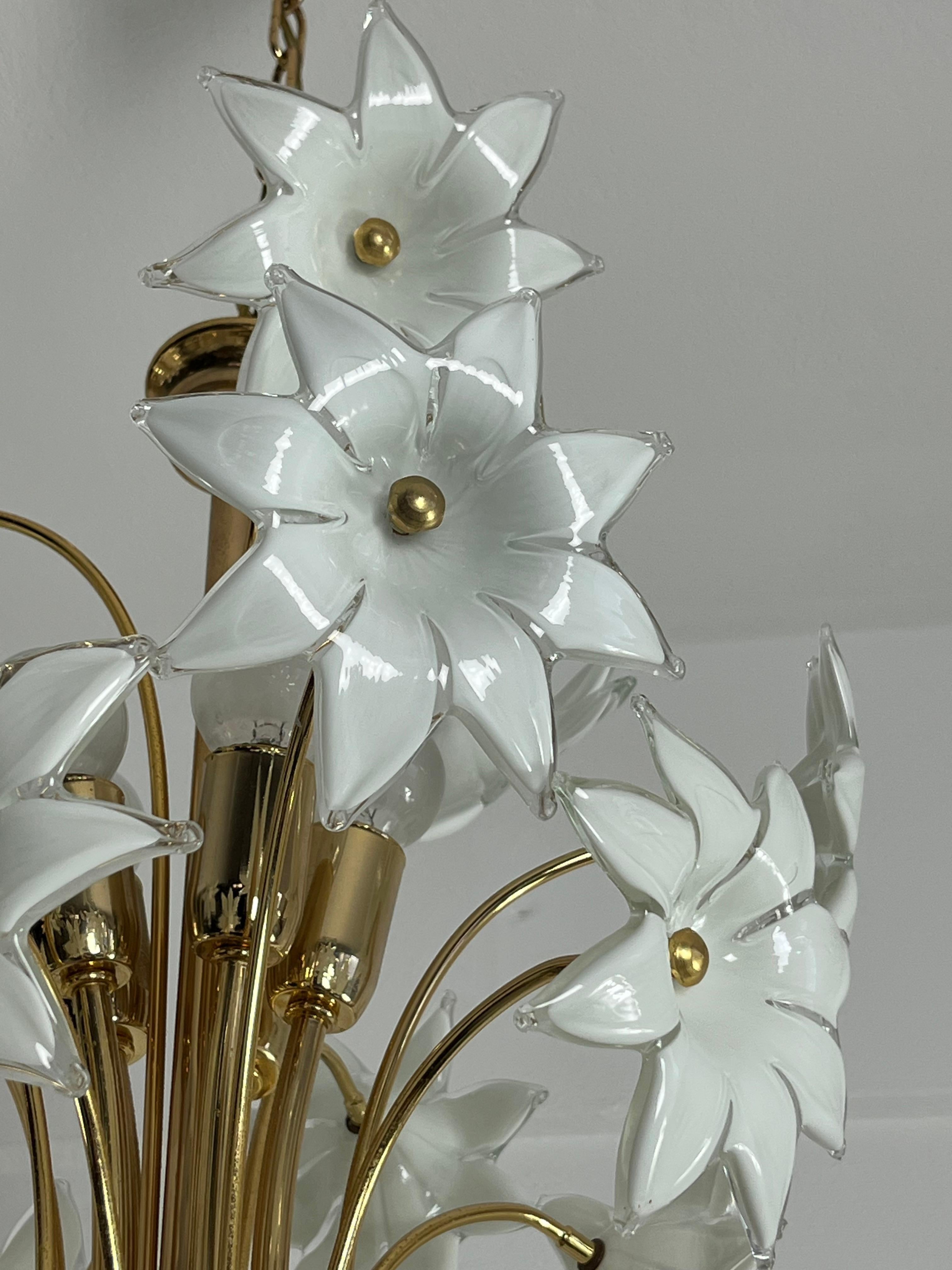 Mid-century Italian Murano Glass Floral Chandelier, 1970s For Sale 1