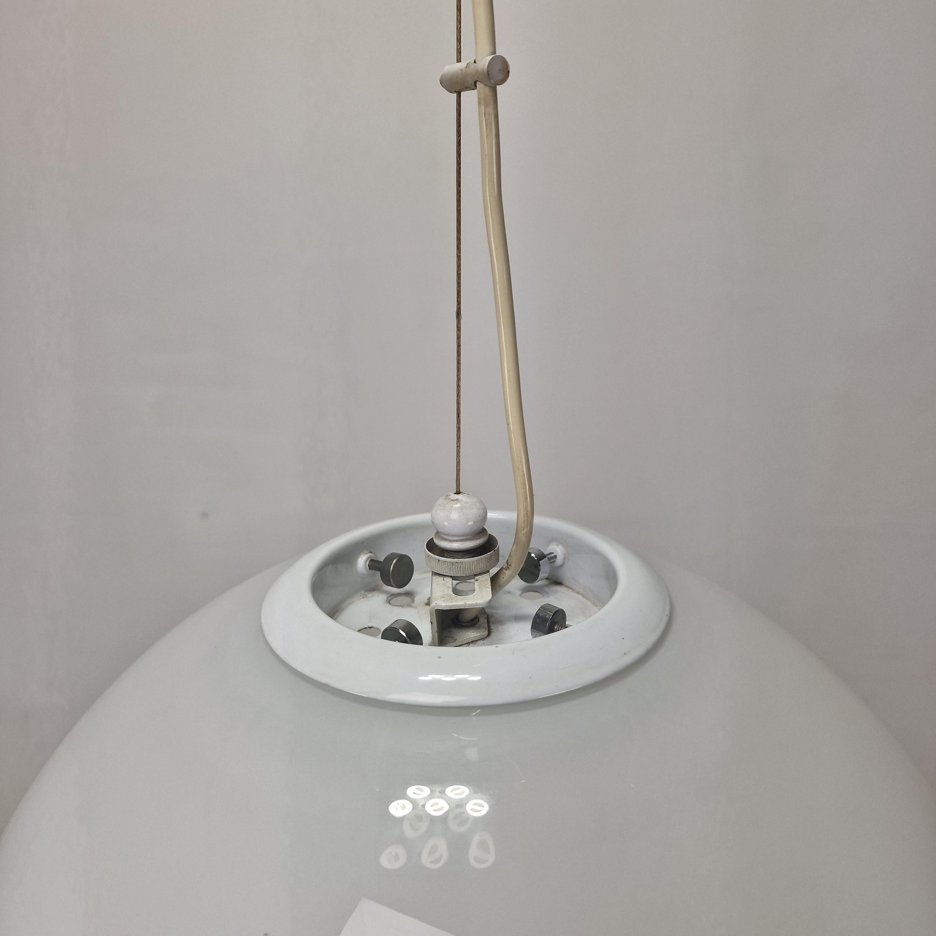 Vetro di Murano Lampadario a globo in vetro di Murano della metà del secolo scorso, anni '70 in vendita