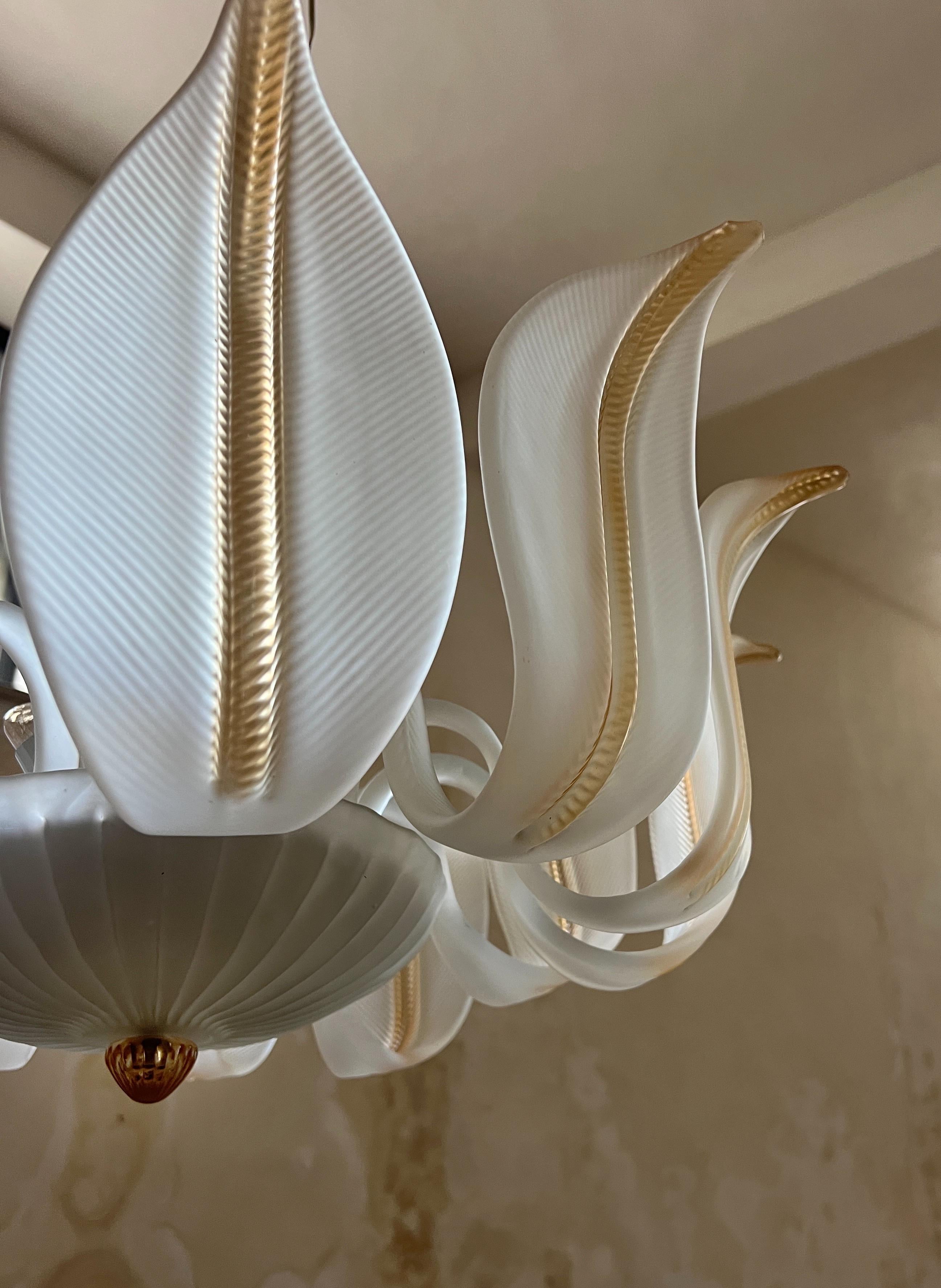 Mid-Century Modern Lustre à feuilles en verre de Murano, Italie du milieu du siècle, années 1980 en vente