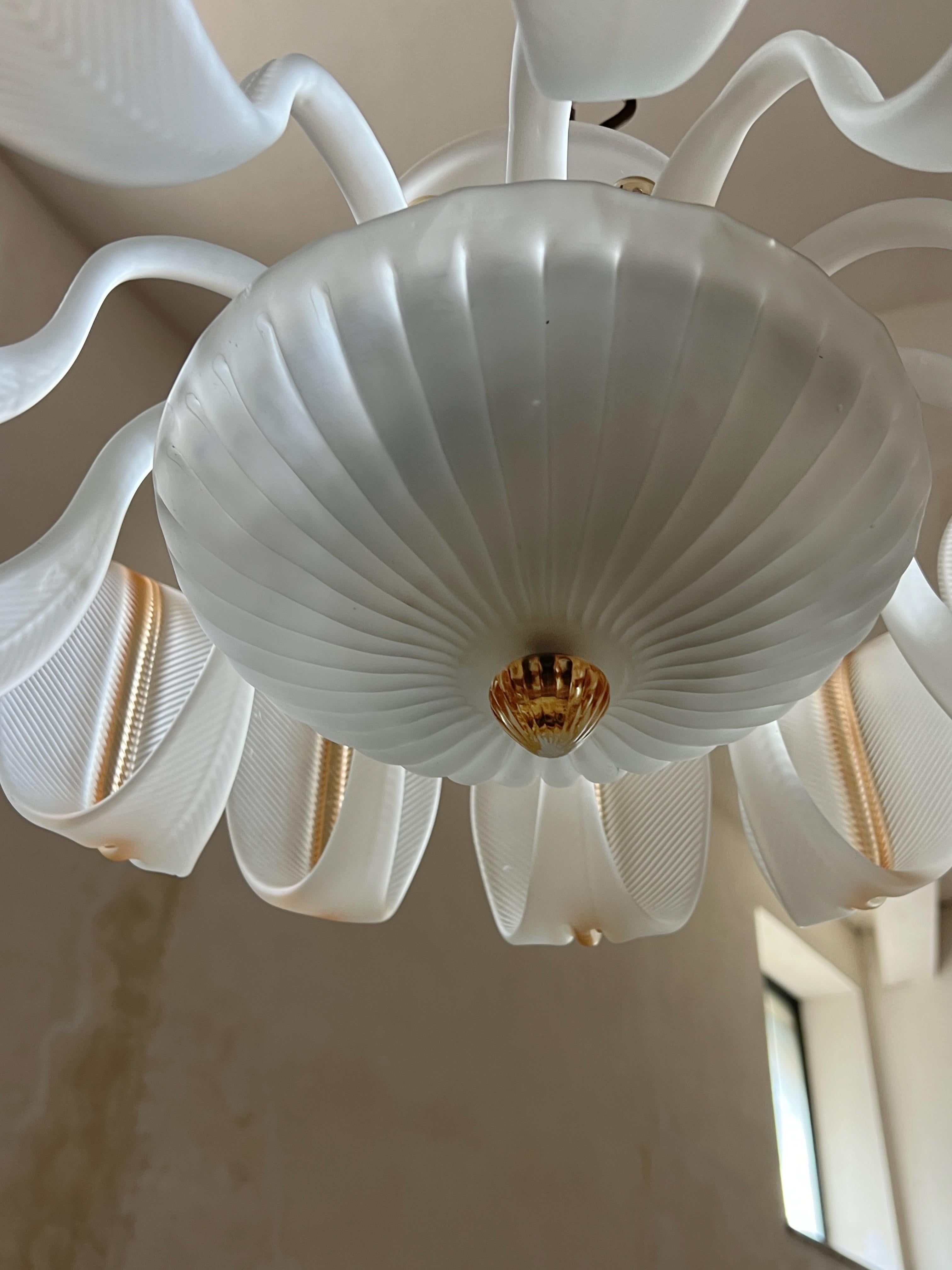 italien Lustre à feuilles en verre de Murano, Italie du milieu du siècle, années 1980 en vente